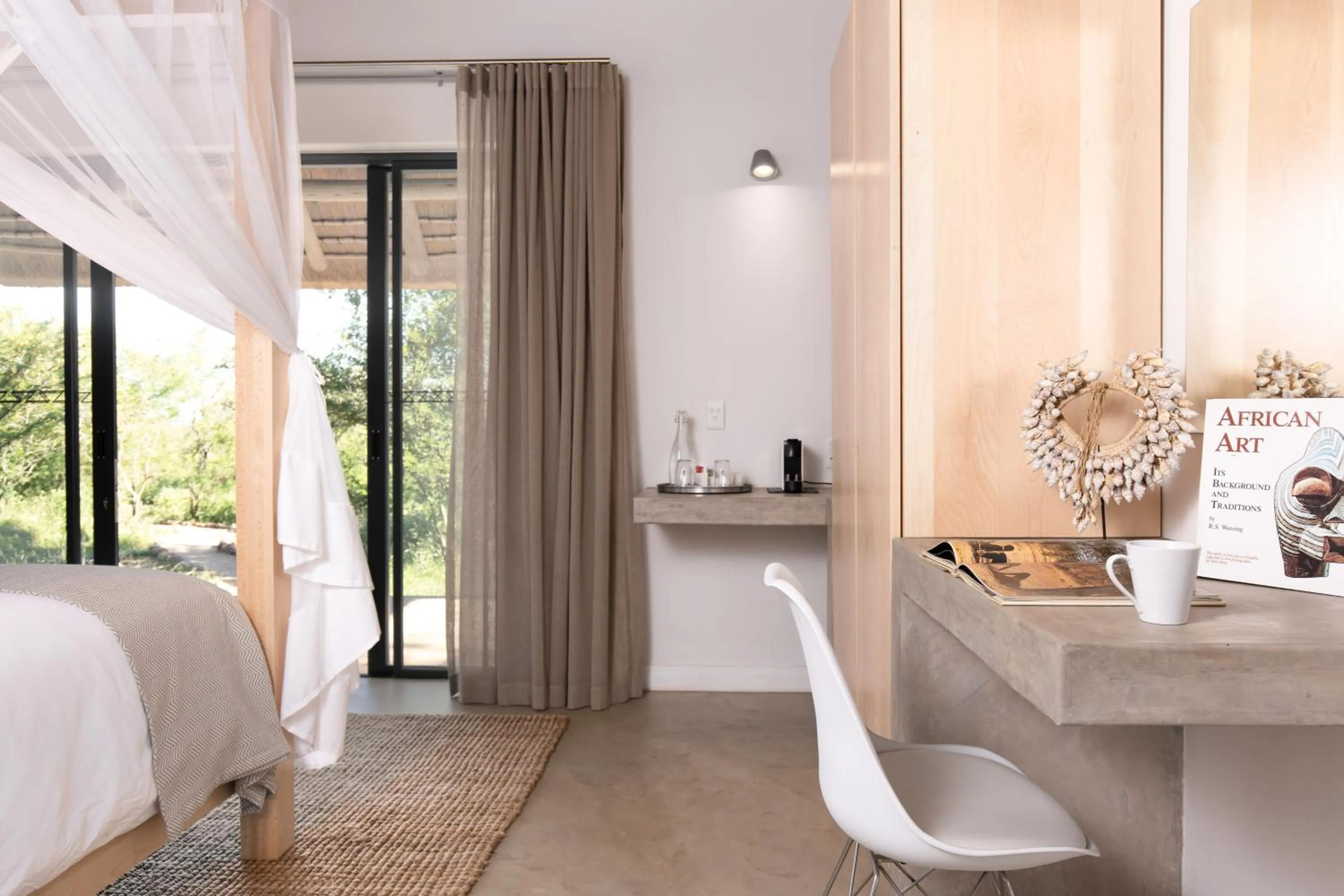 Seating area, Bed in Unembeza Boutique Lodge & Spa