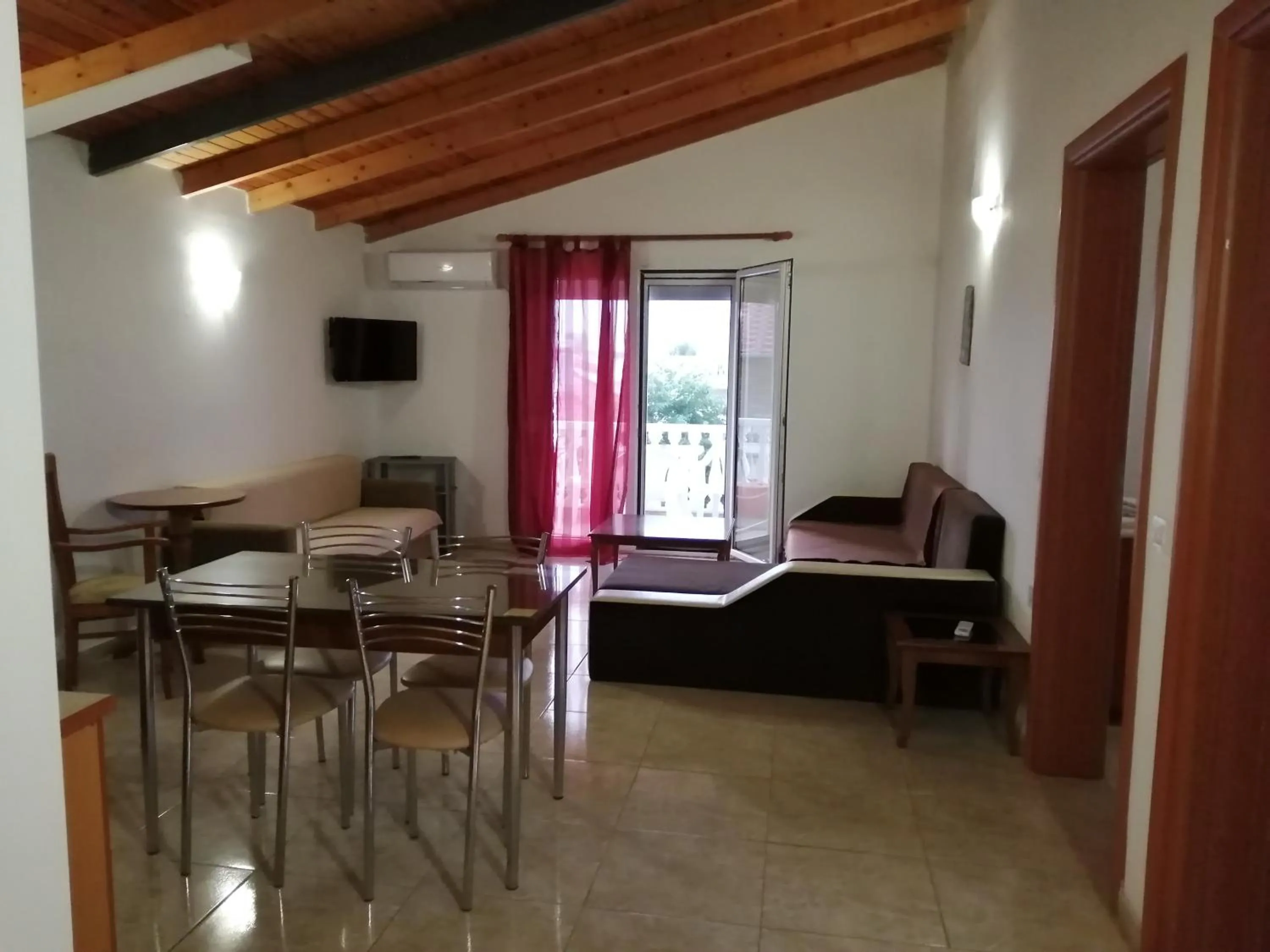 TV and multimedia in Irini Apartments