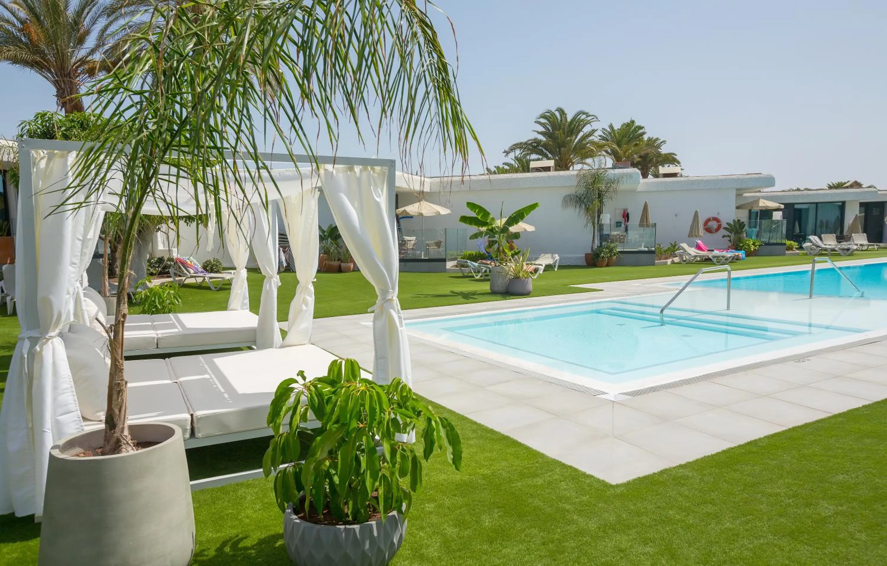 Pool view in Bungalows Doña Rosa