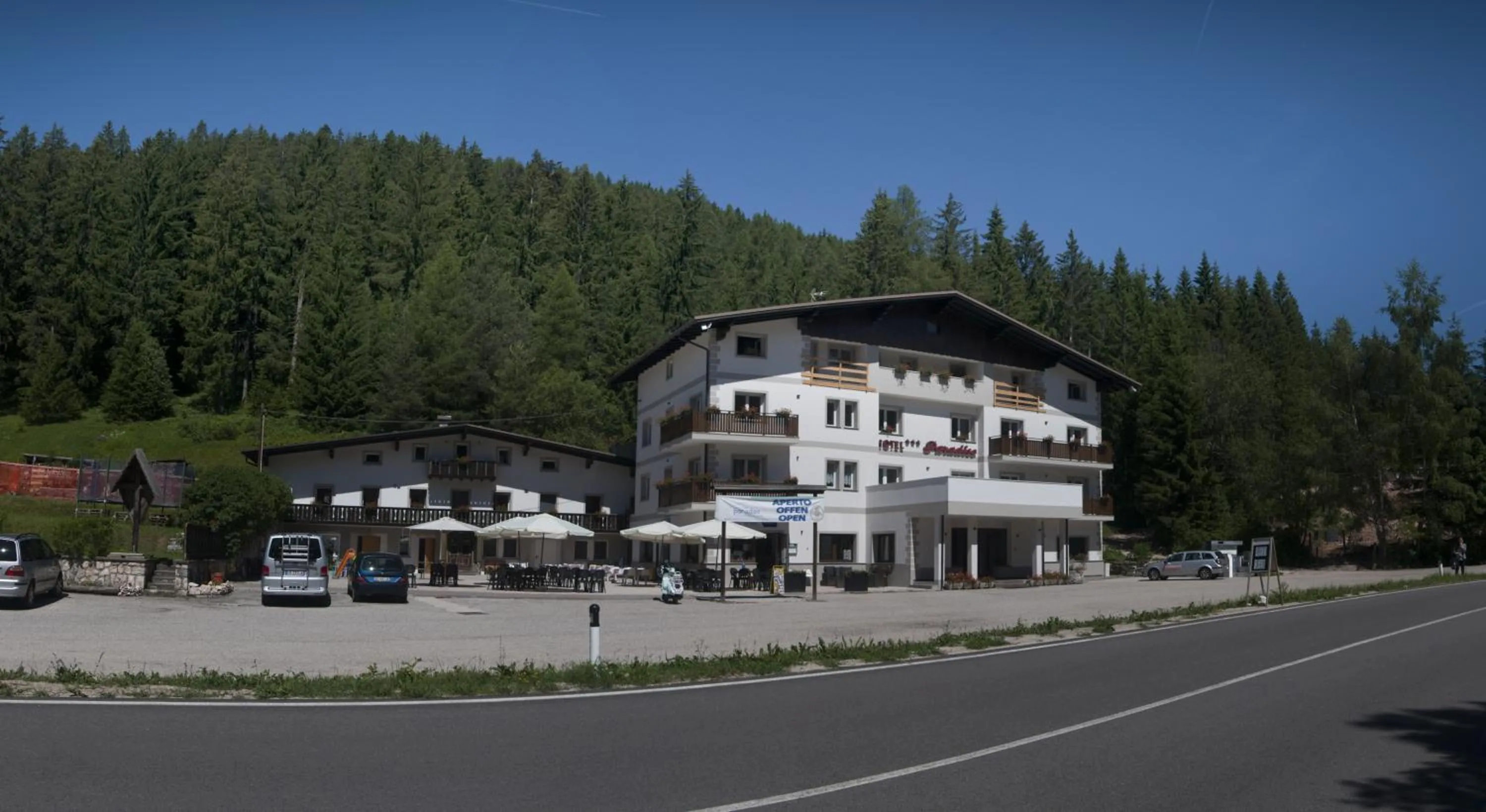 Property building in Hotel Paradiso