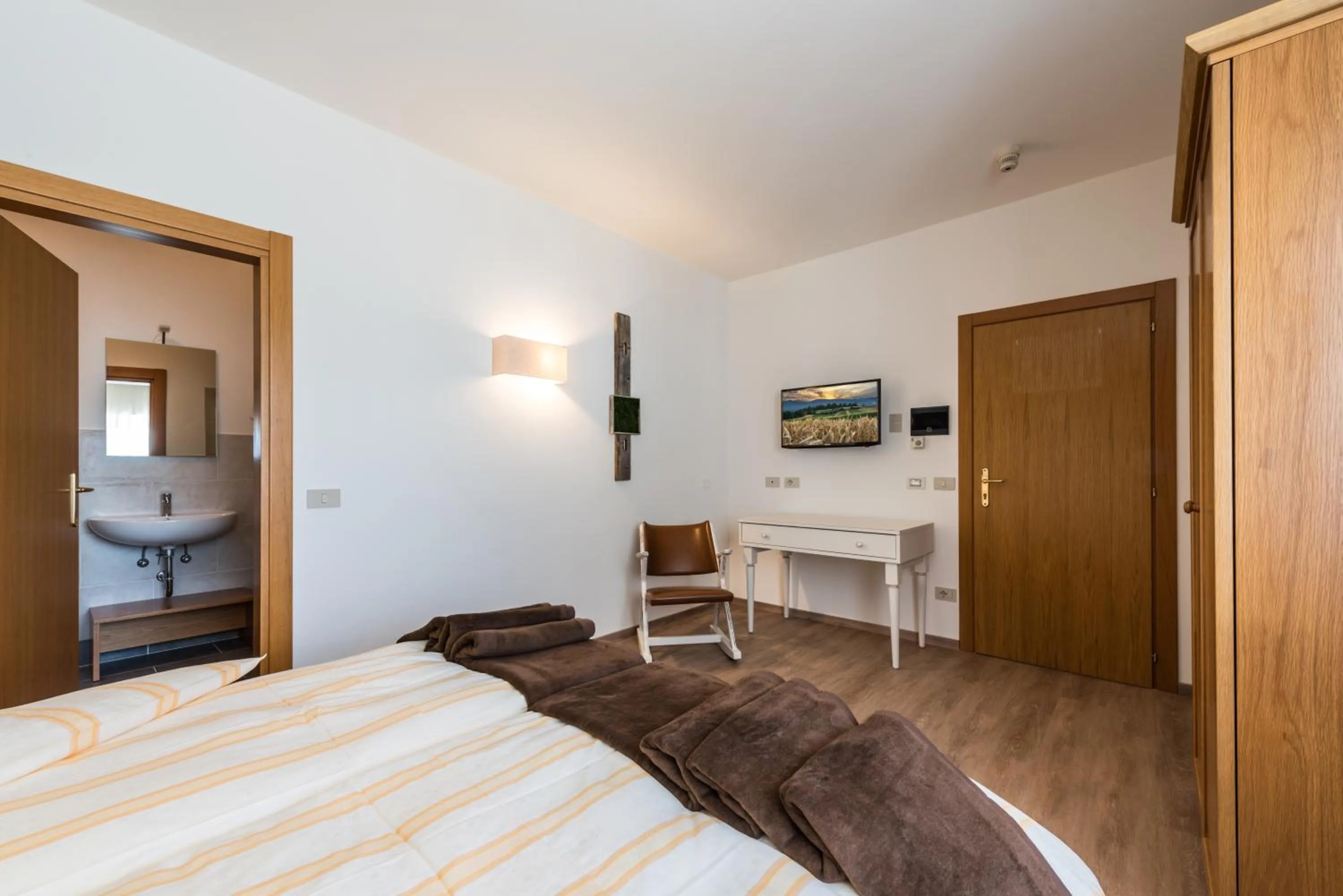 Photo of the whole room, Bed in Hotel Paradiso