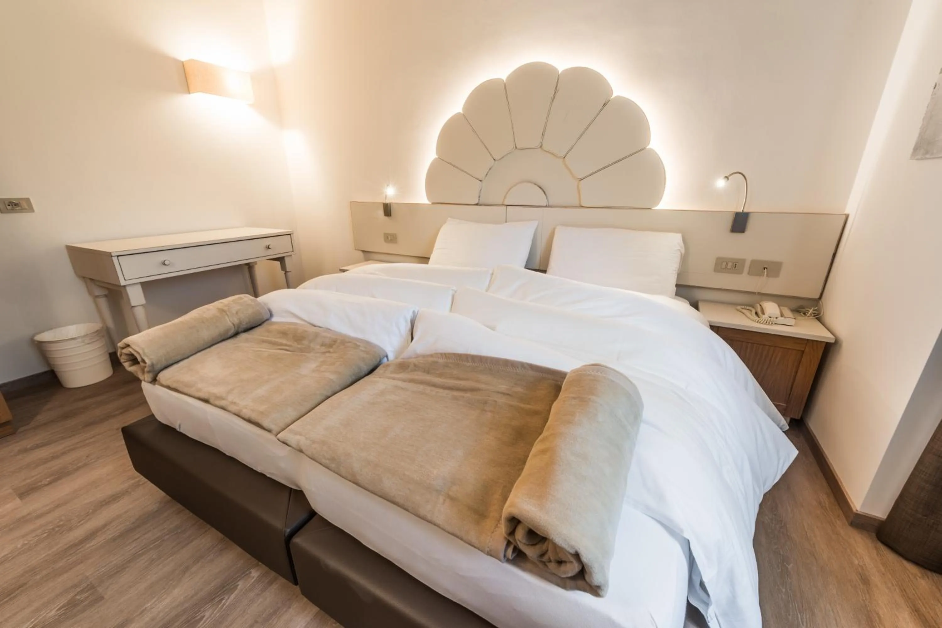 Photo of the whole room, Bed in Hotel Paradiso