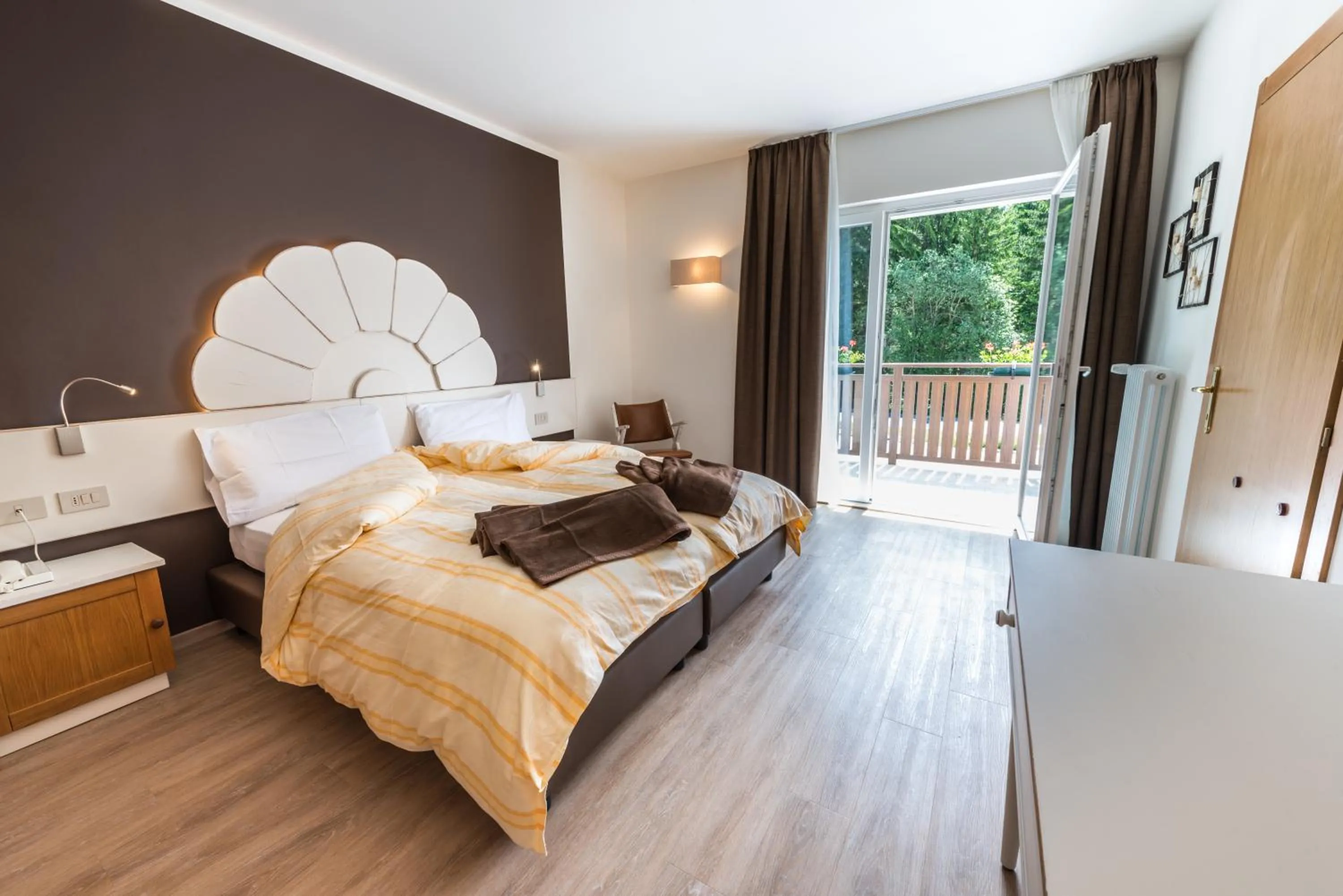 Photo of the whole room, Bed in Hotel Paradiso