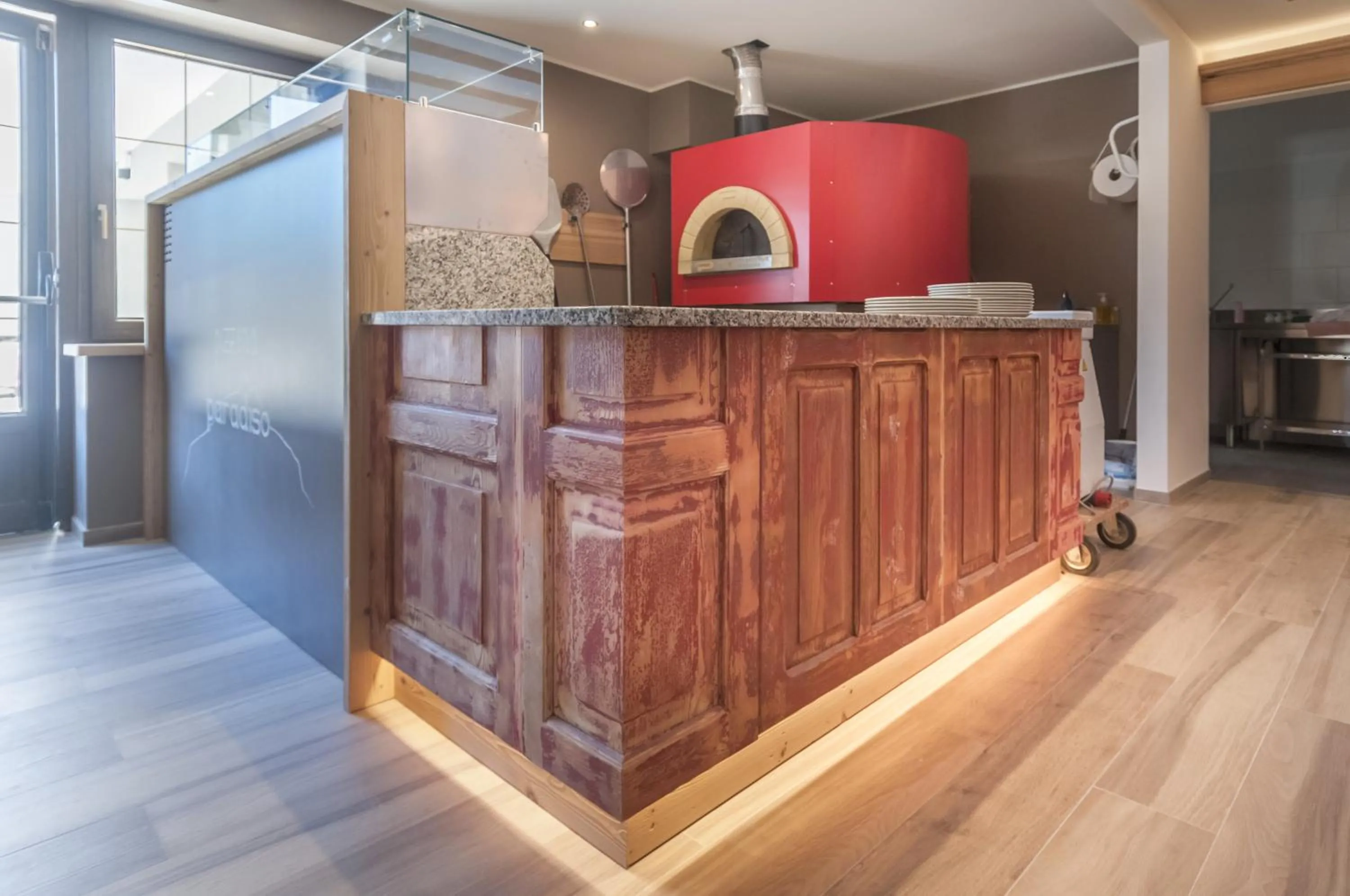 Restaurant/places to eat in Hotel Paradiso