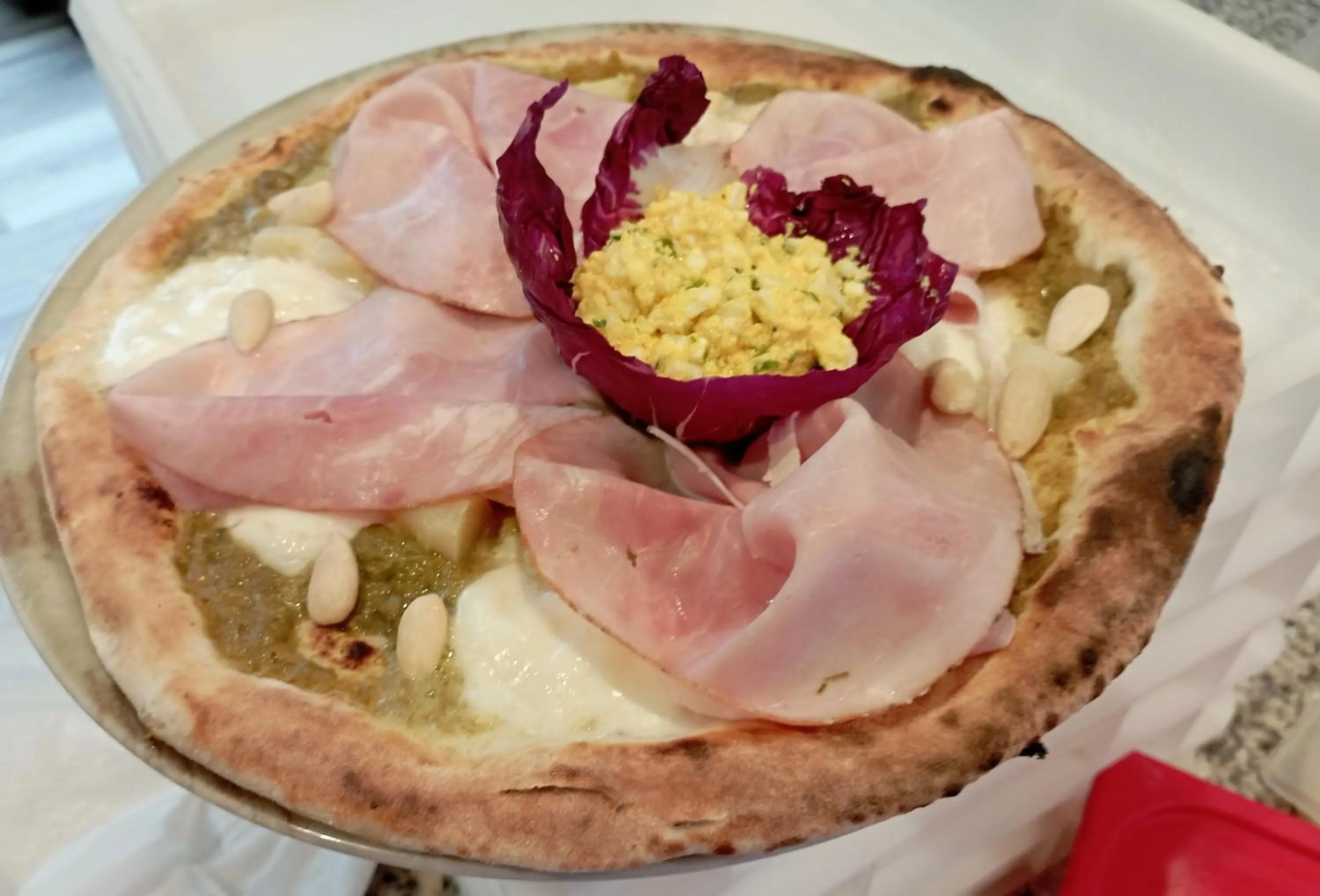 Restaurant/places to eat in Hotel Paradiso