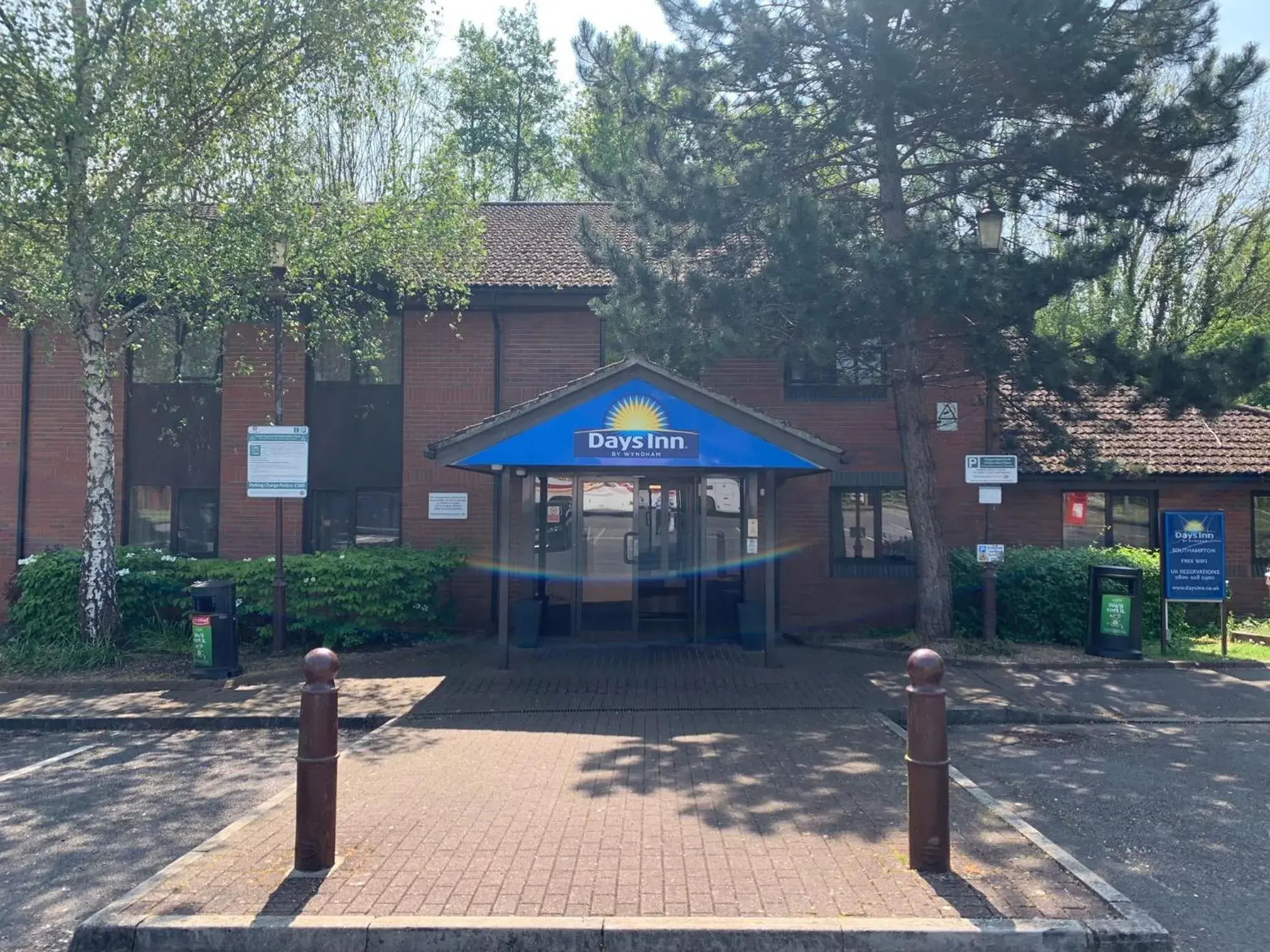 Property building in Days Inn Southampton Rownhams Property building in Days Inn Southampton Rownhams