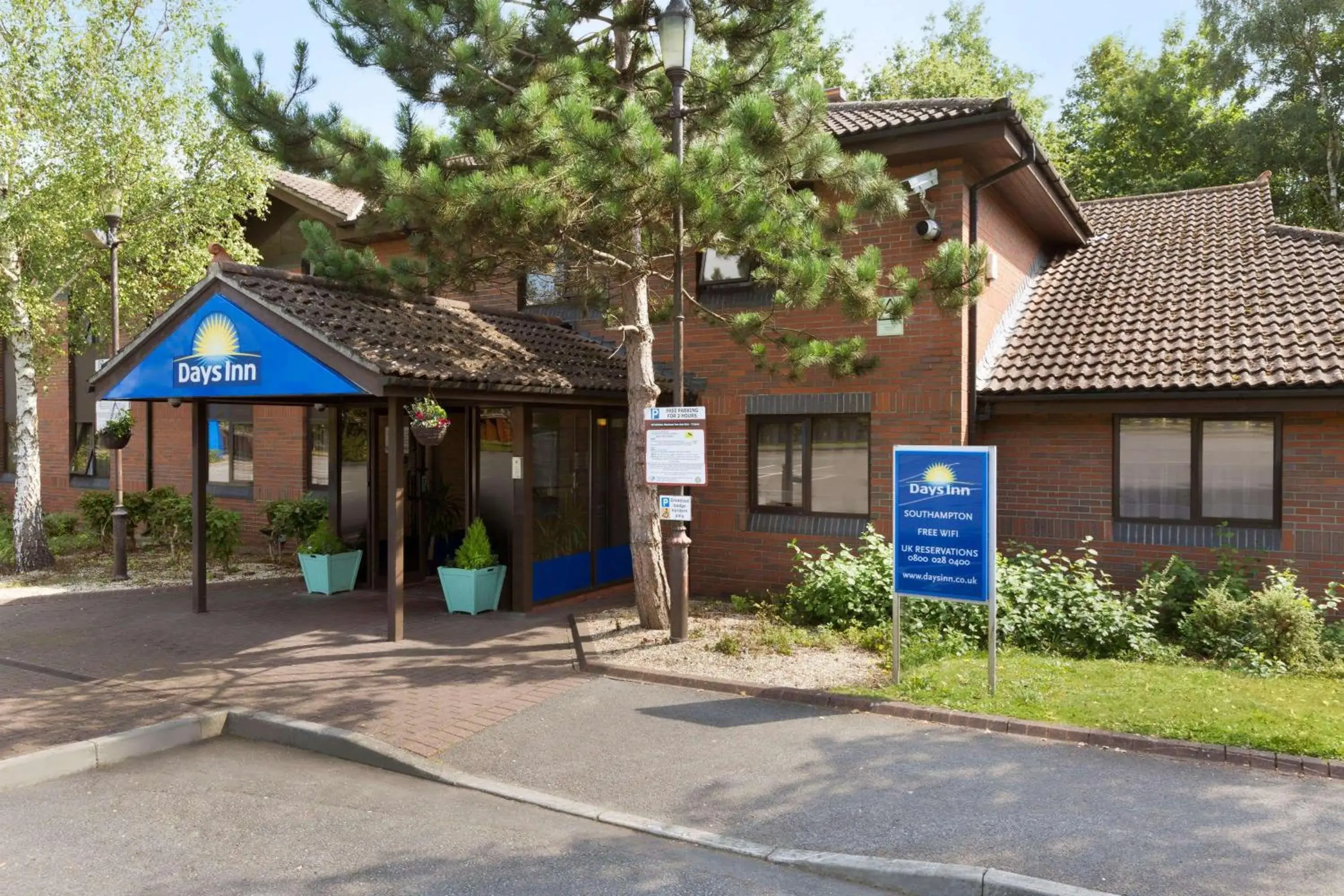 Property building in Days Inn Southampton Rownhams Property building in Days Inn Southampton Rownhams