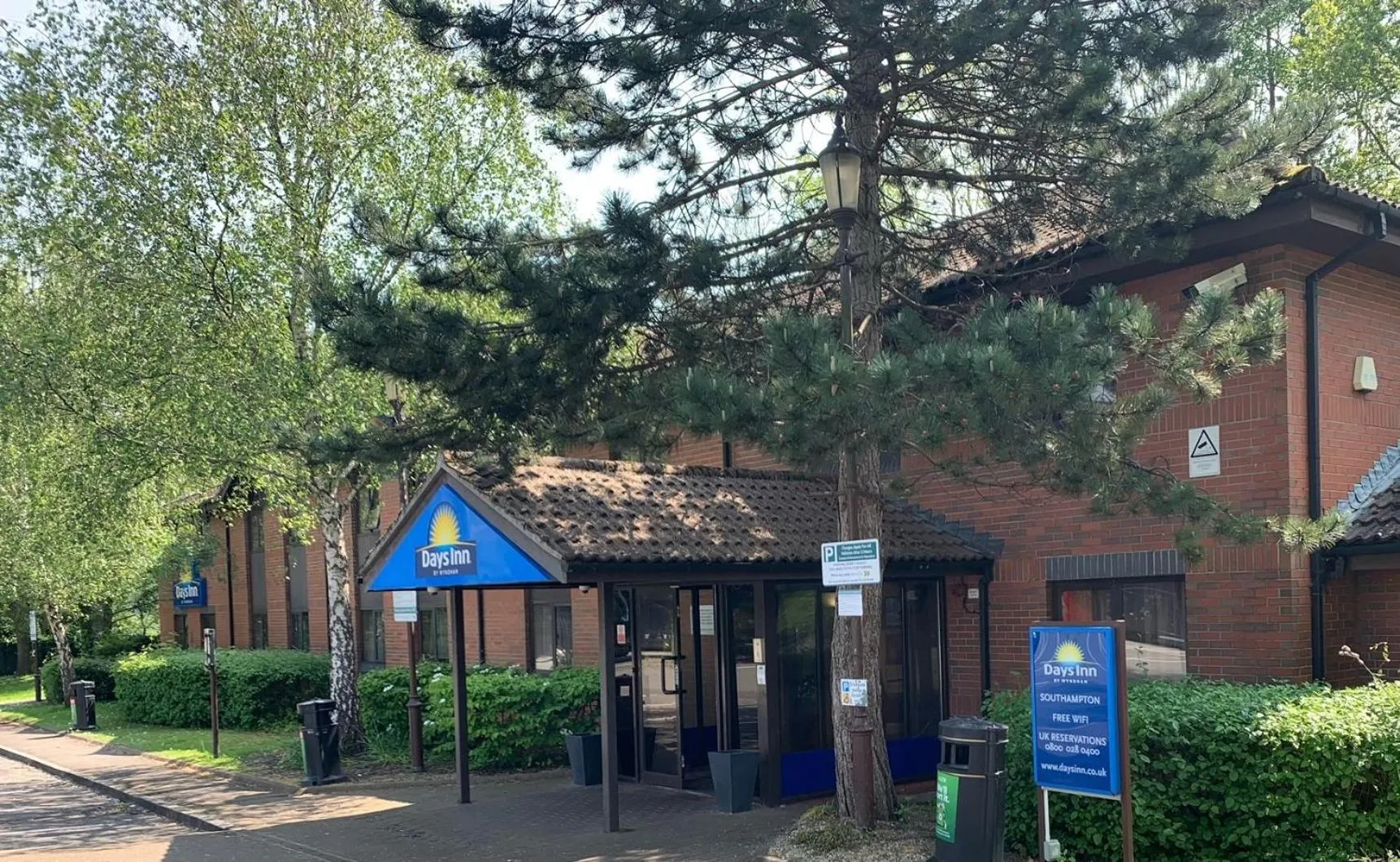 Property building in Days Inn Southampton Rownhams