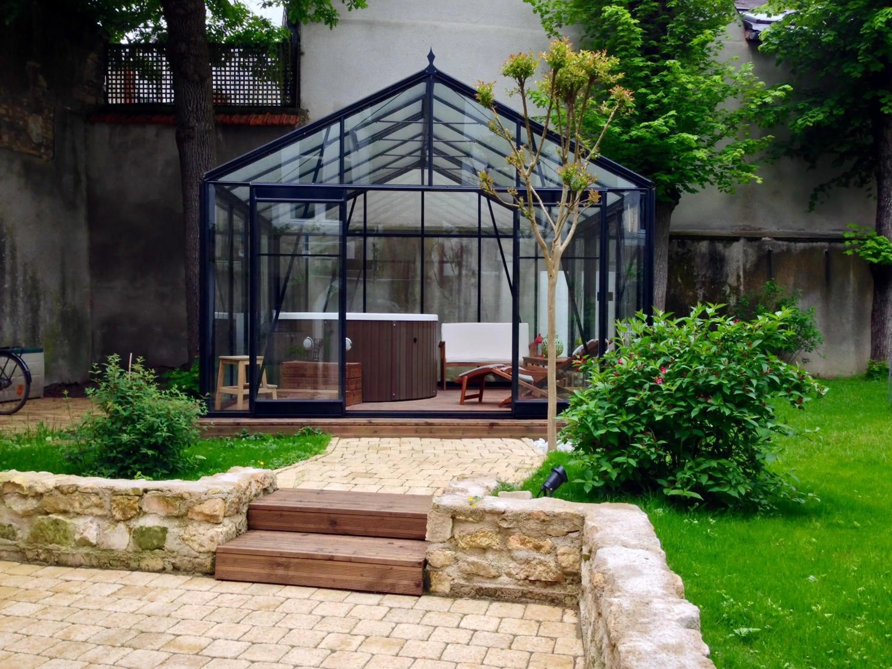 Hot Tub in Maison Colladon