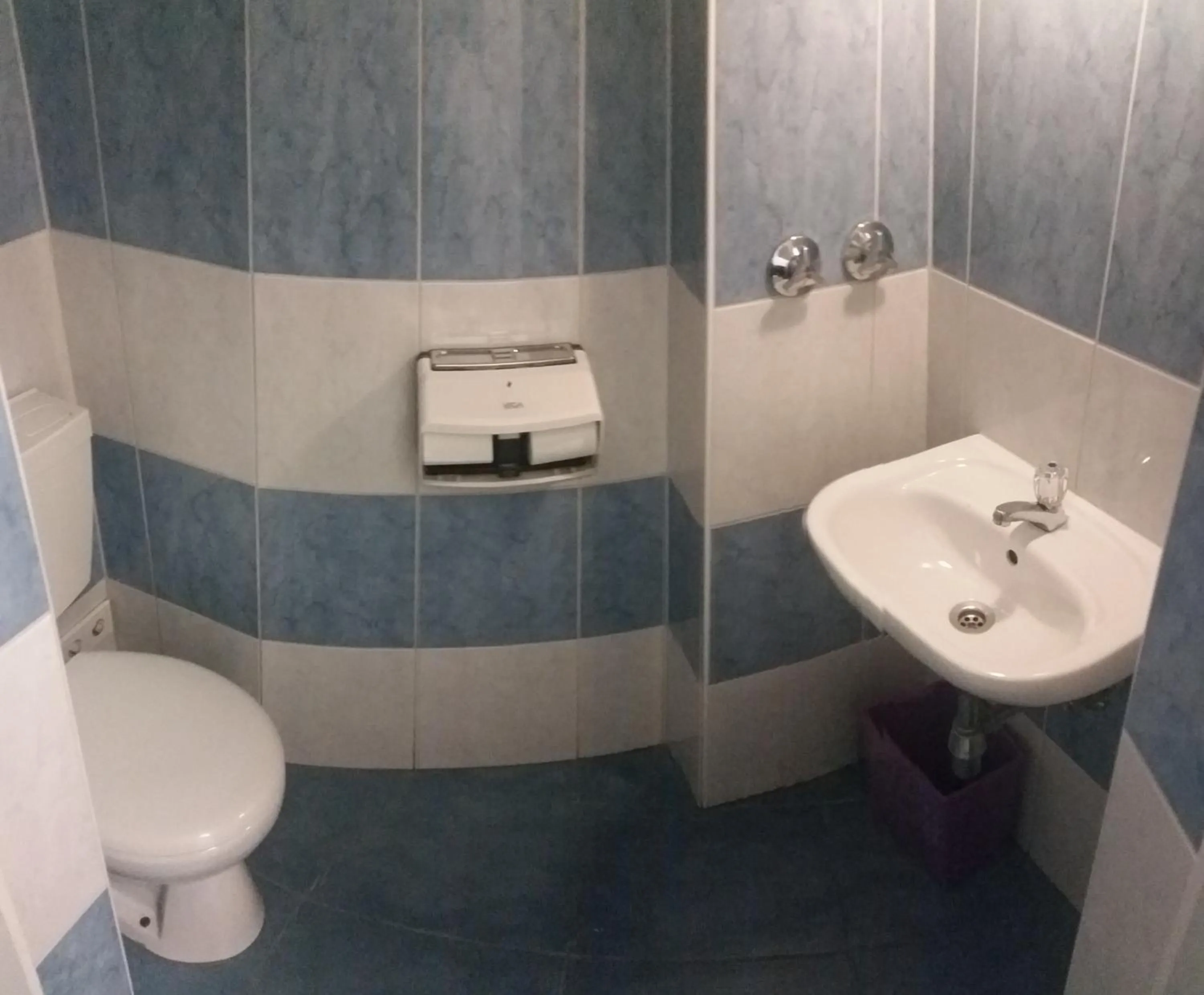 Bathroom in City Hostel