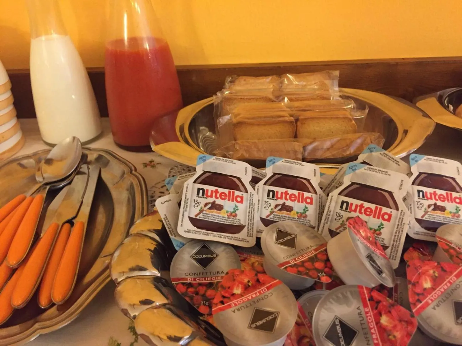 Buffet breakfast in La Casa Ritrovata