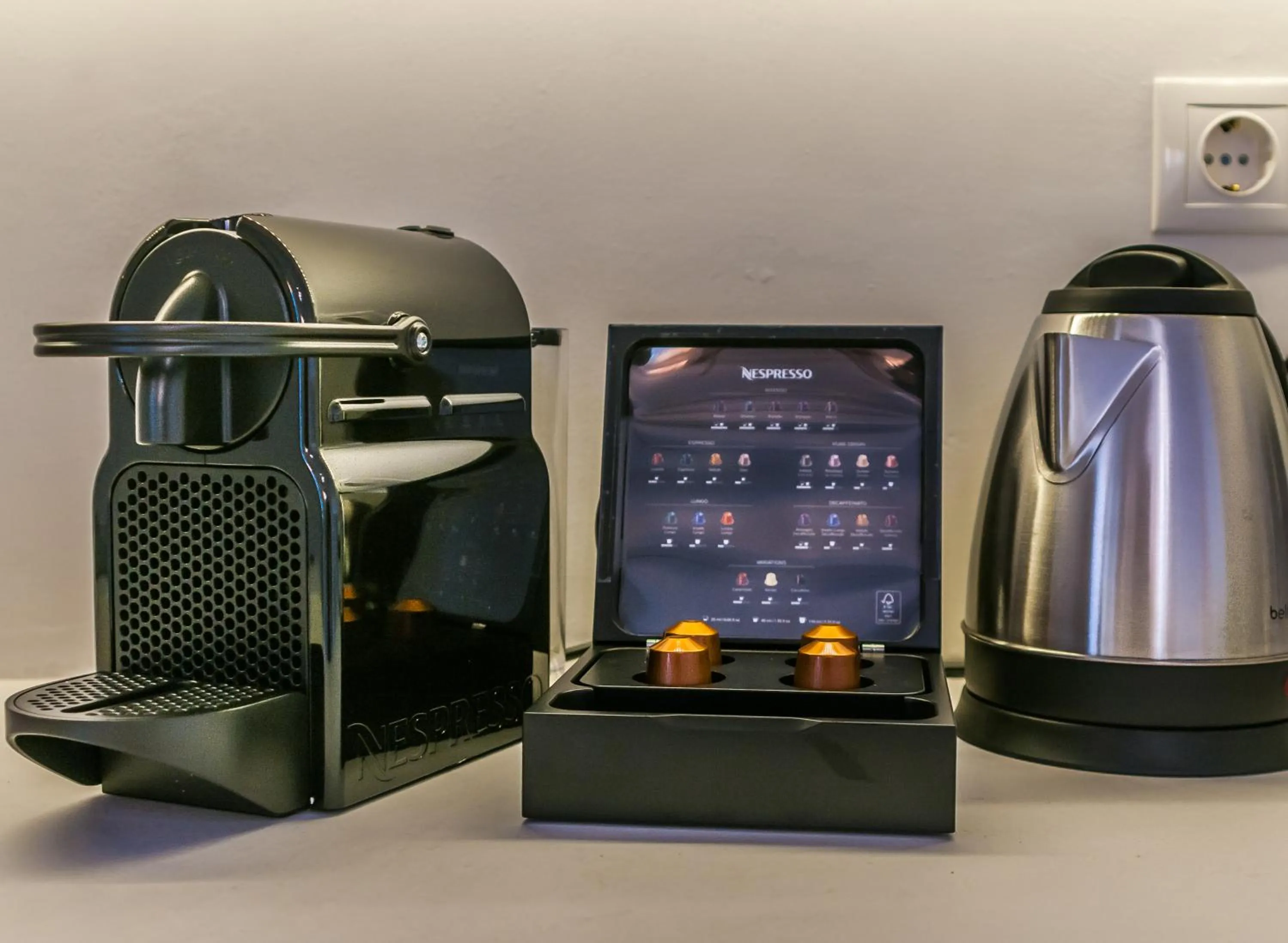 Coffee/tea facilities in Vilos Suites