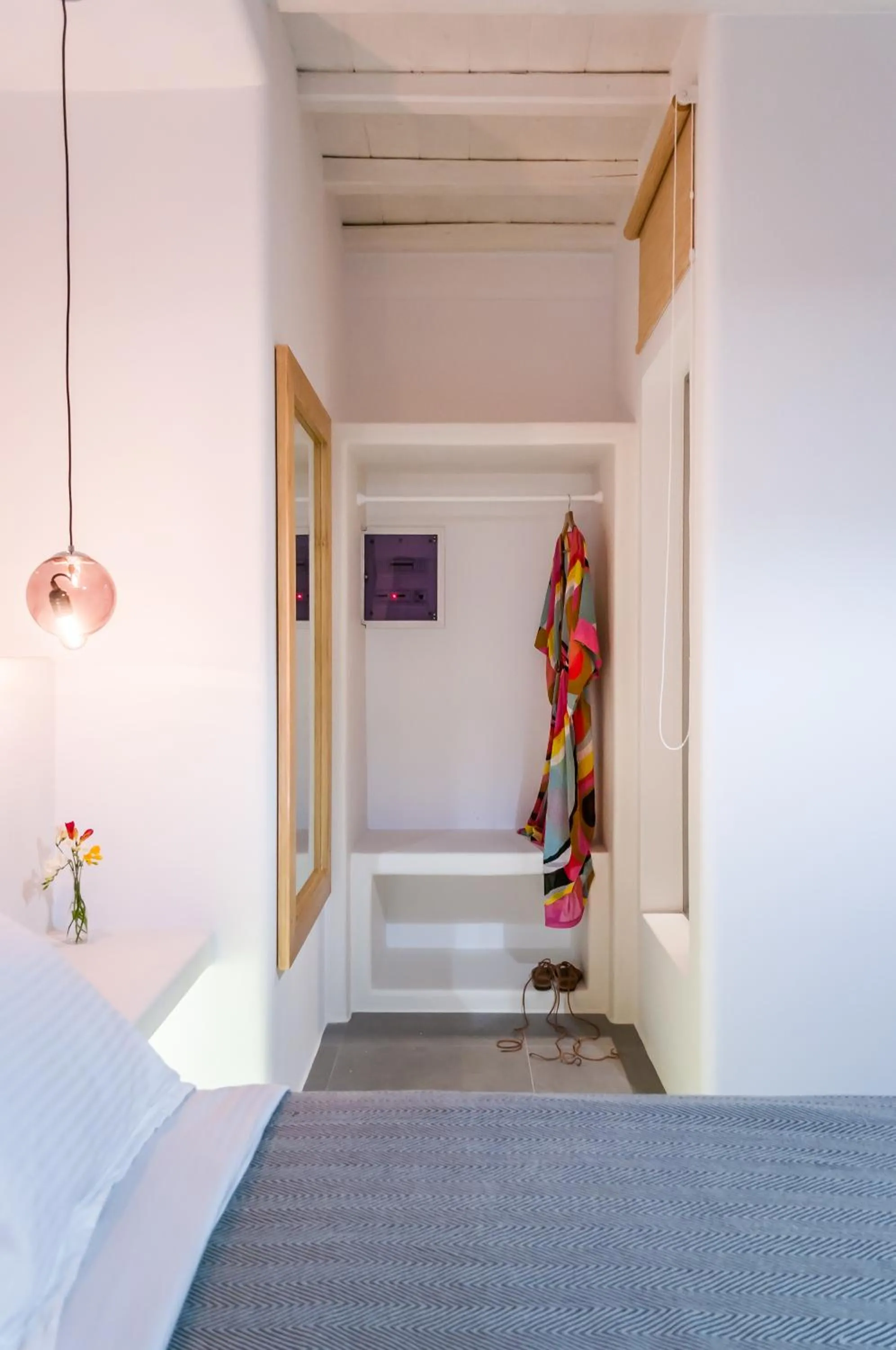 Photo of the whole room, Bed in Vilos Suites