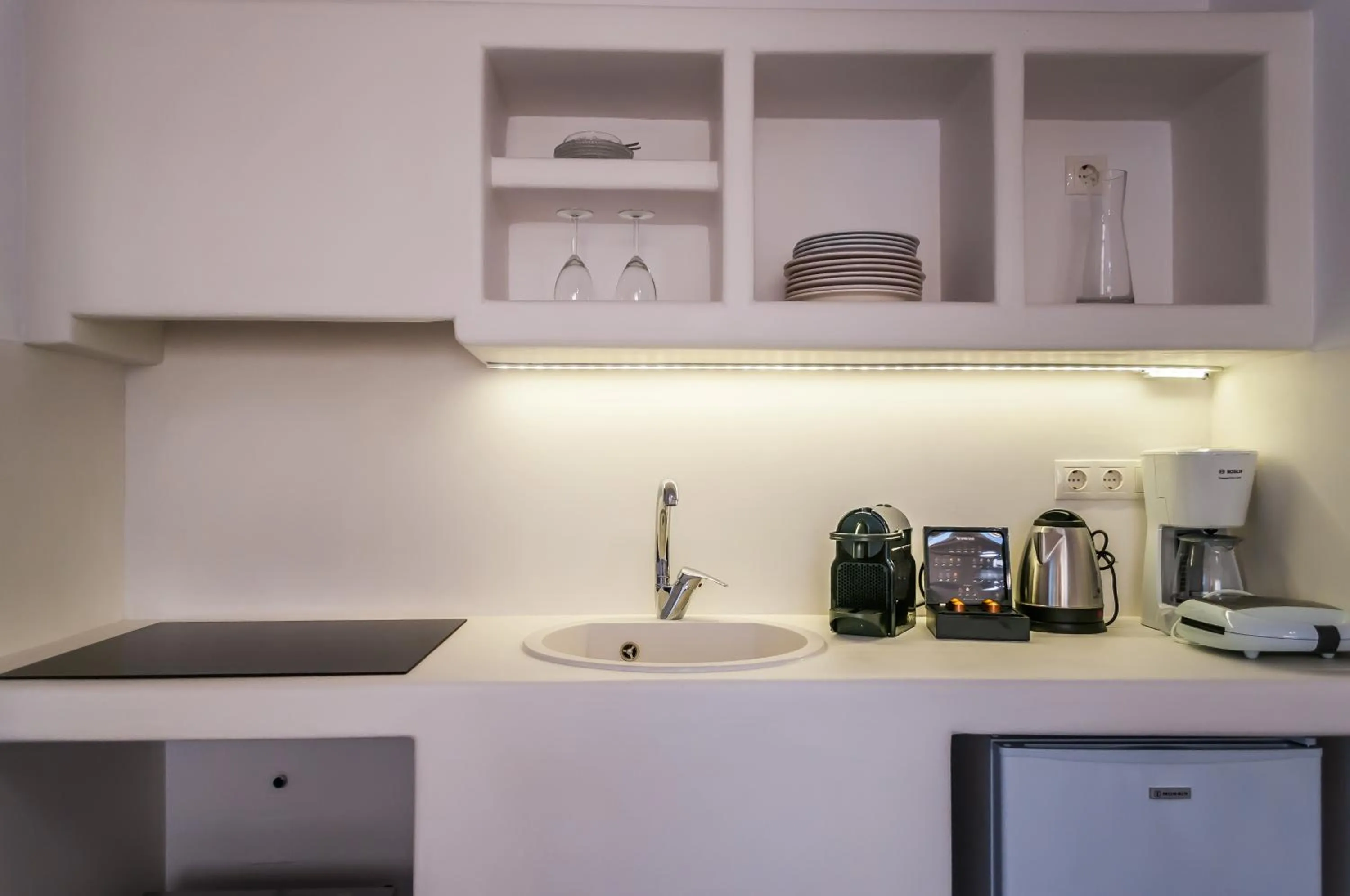 Coffee/tea facilities in Vilos Suites