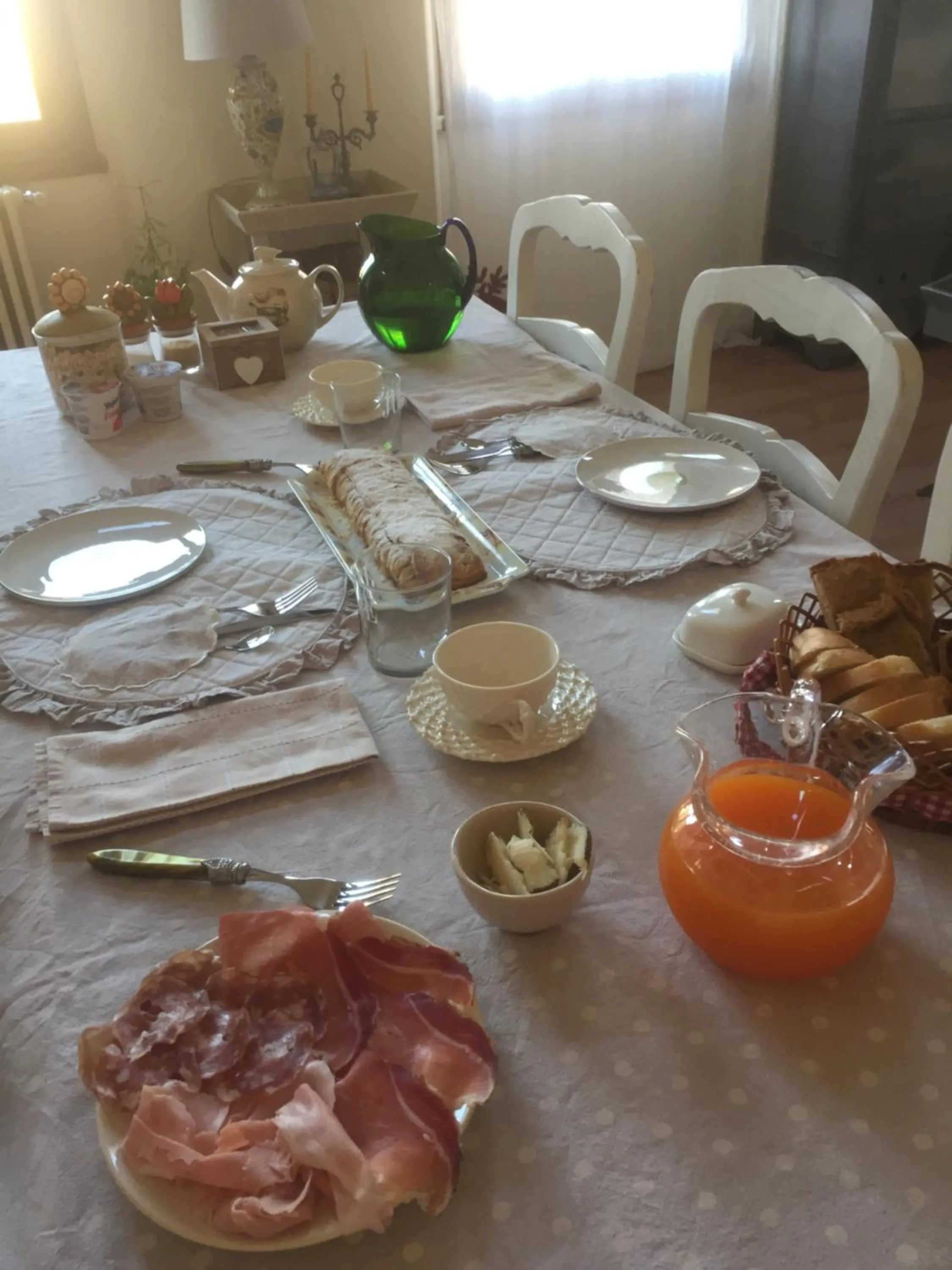 Continental breakfast in Il Bosso di Toscana