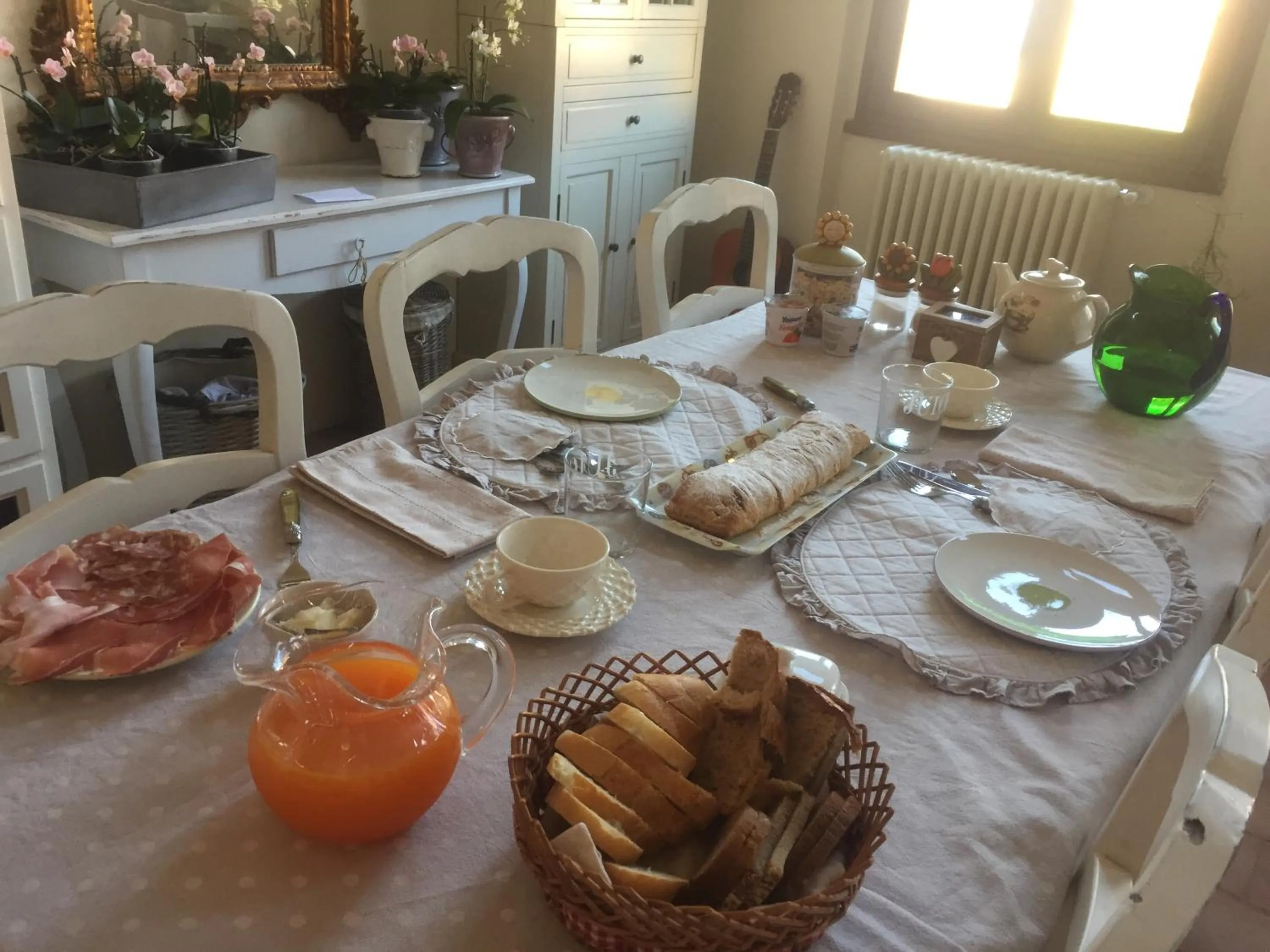 Continental breakfast in Il Bosso di Toscana