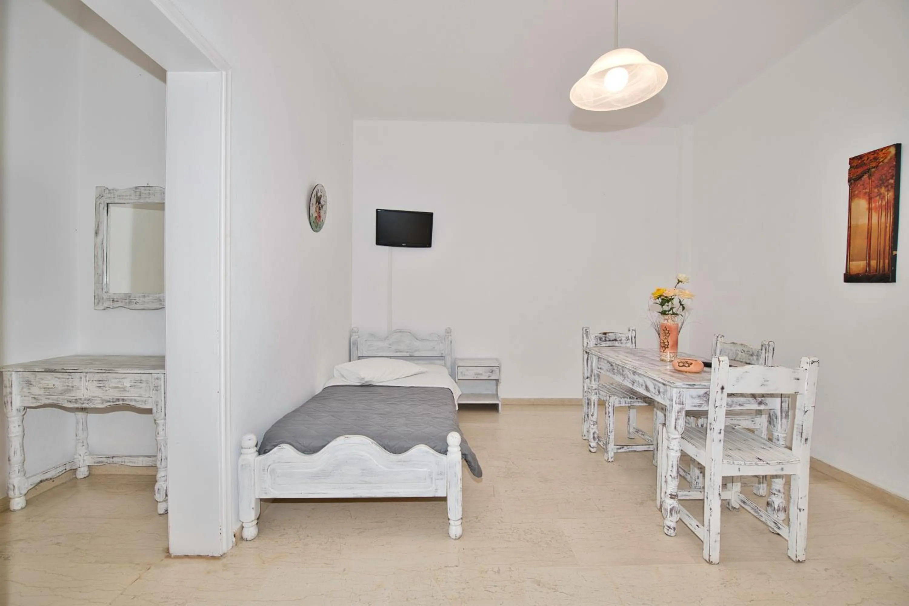 Bed in Ira Apartments