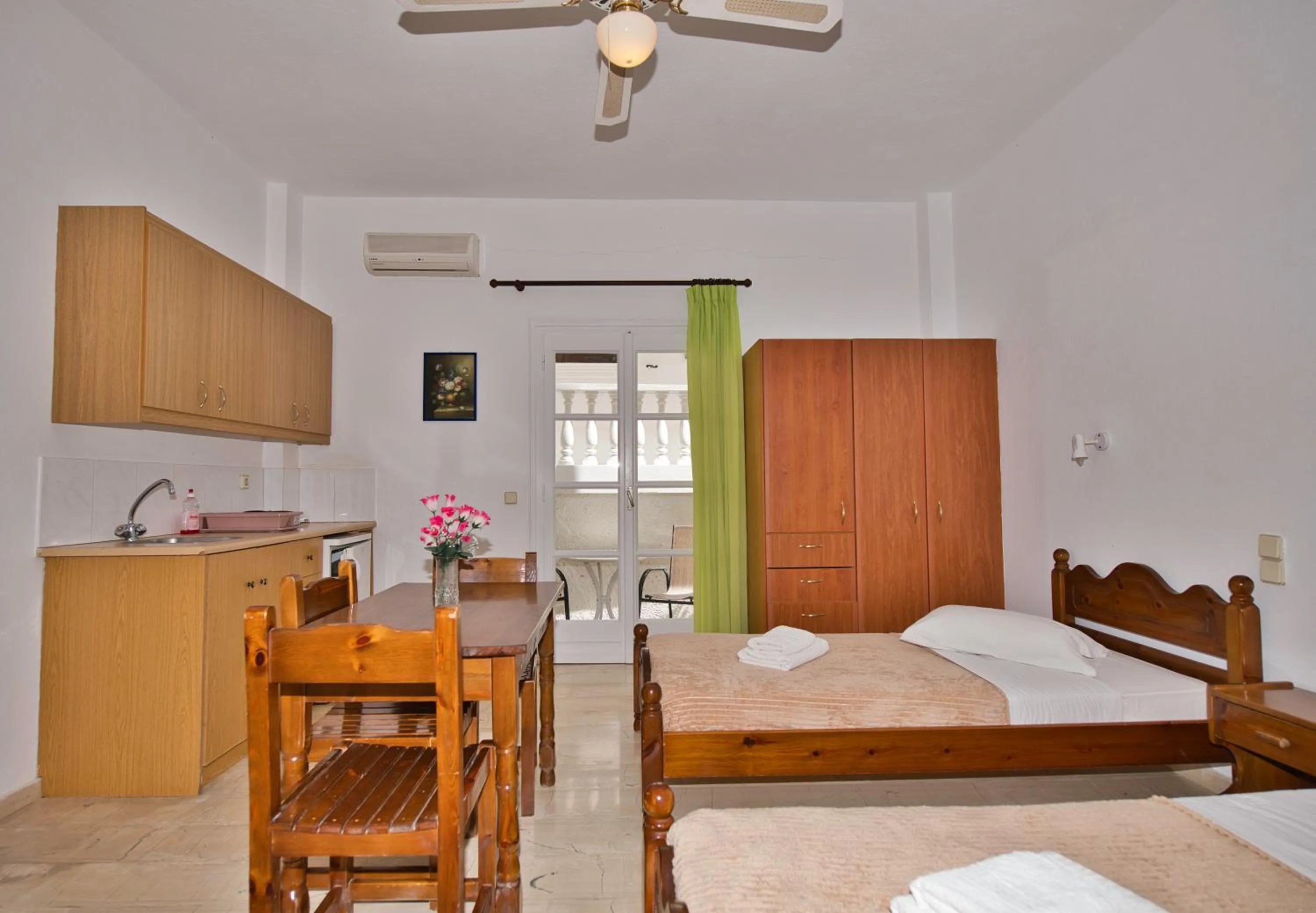 Photo of the whole room, Bed in Ira Apartments