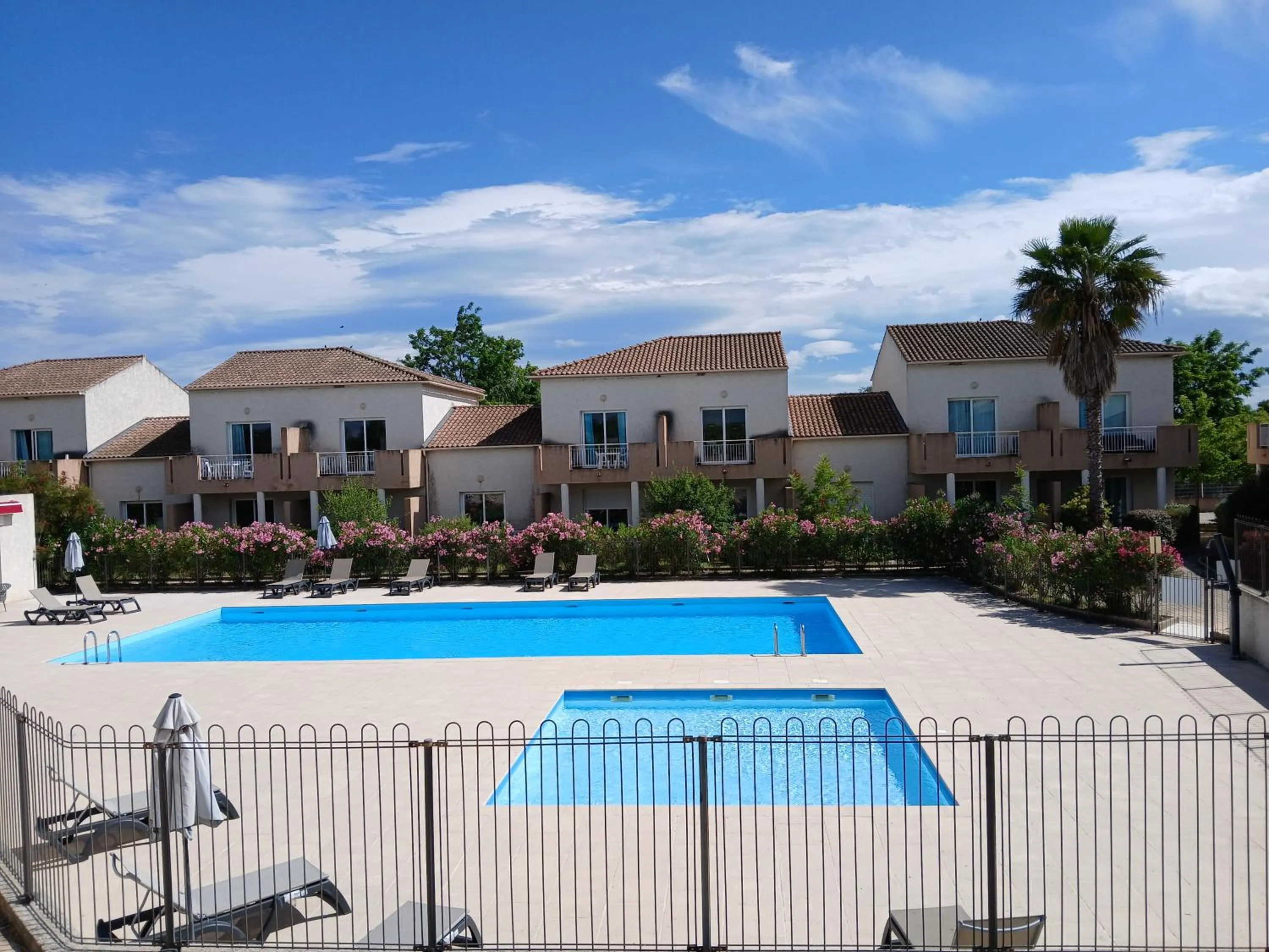 Pool view in Terres de France - Les Hauts du Maquis