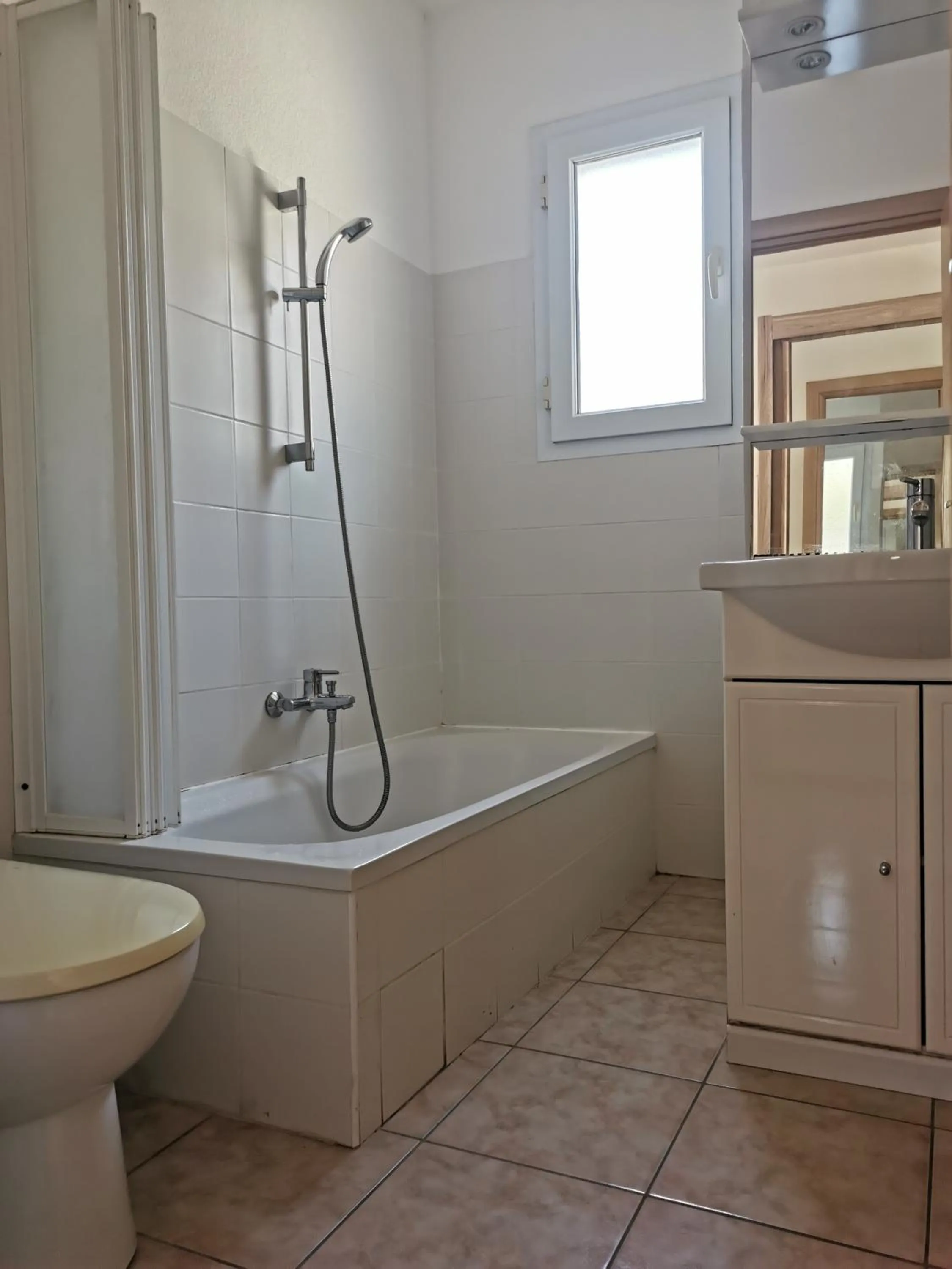 Toilet in Terres de France - Les Hauts du Maquis