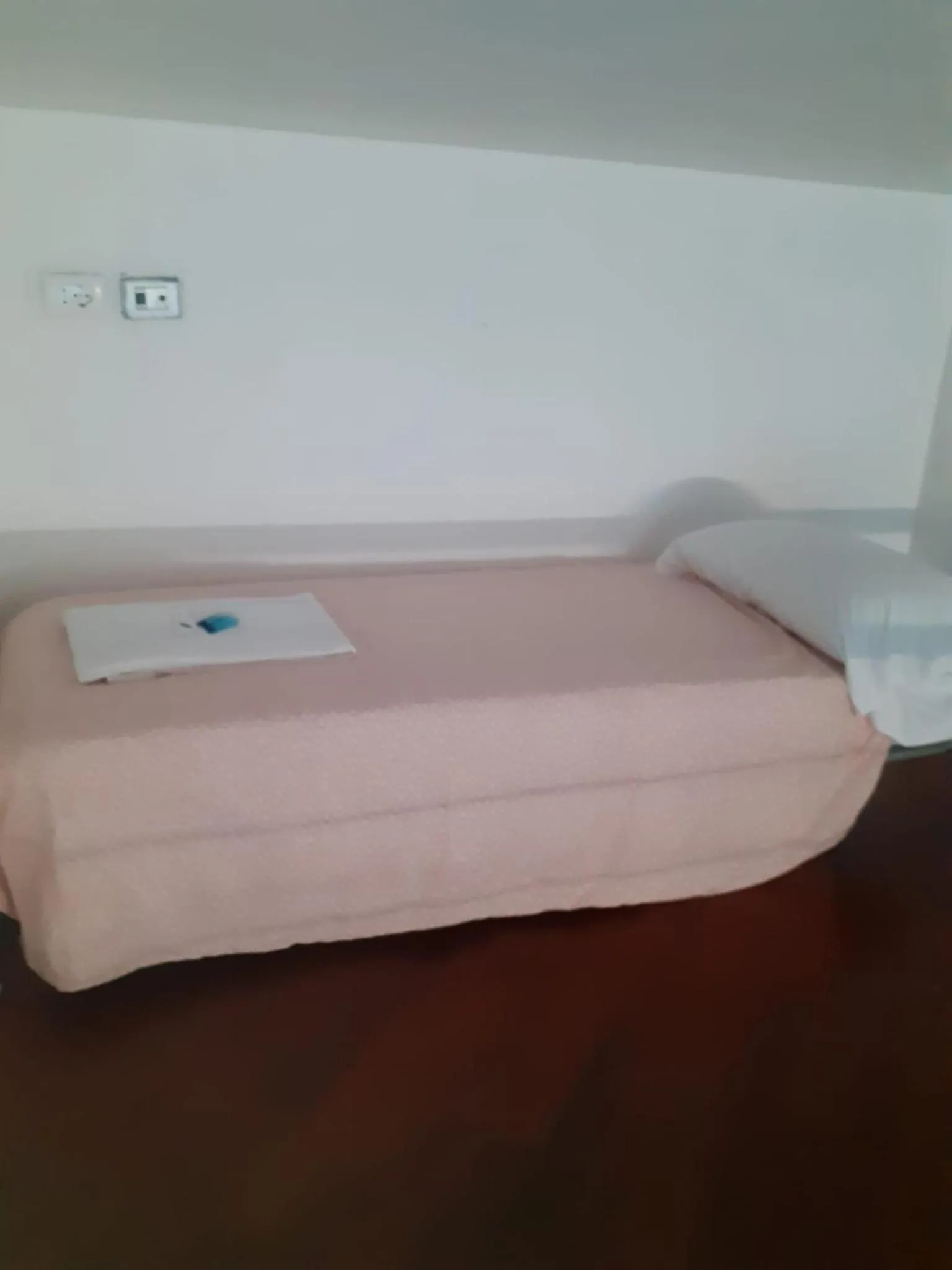 Triple Room with Private Bathroom in Happy Rome