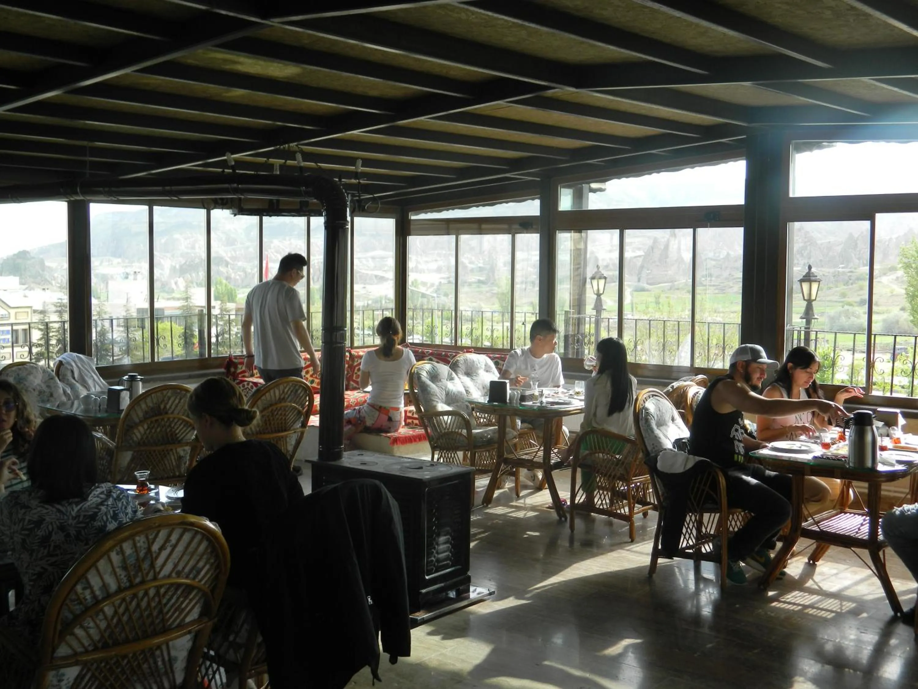 Communal lounge/ TV room in Sun Rise View Hotel