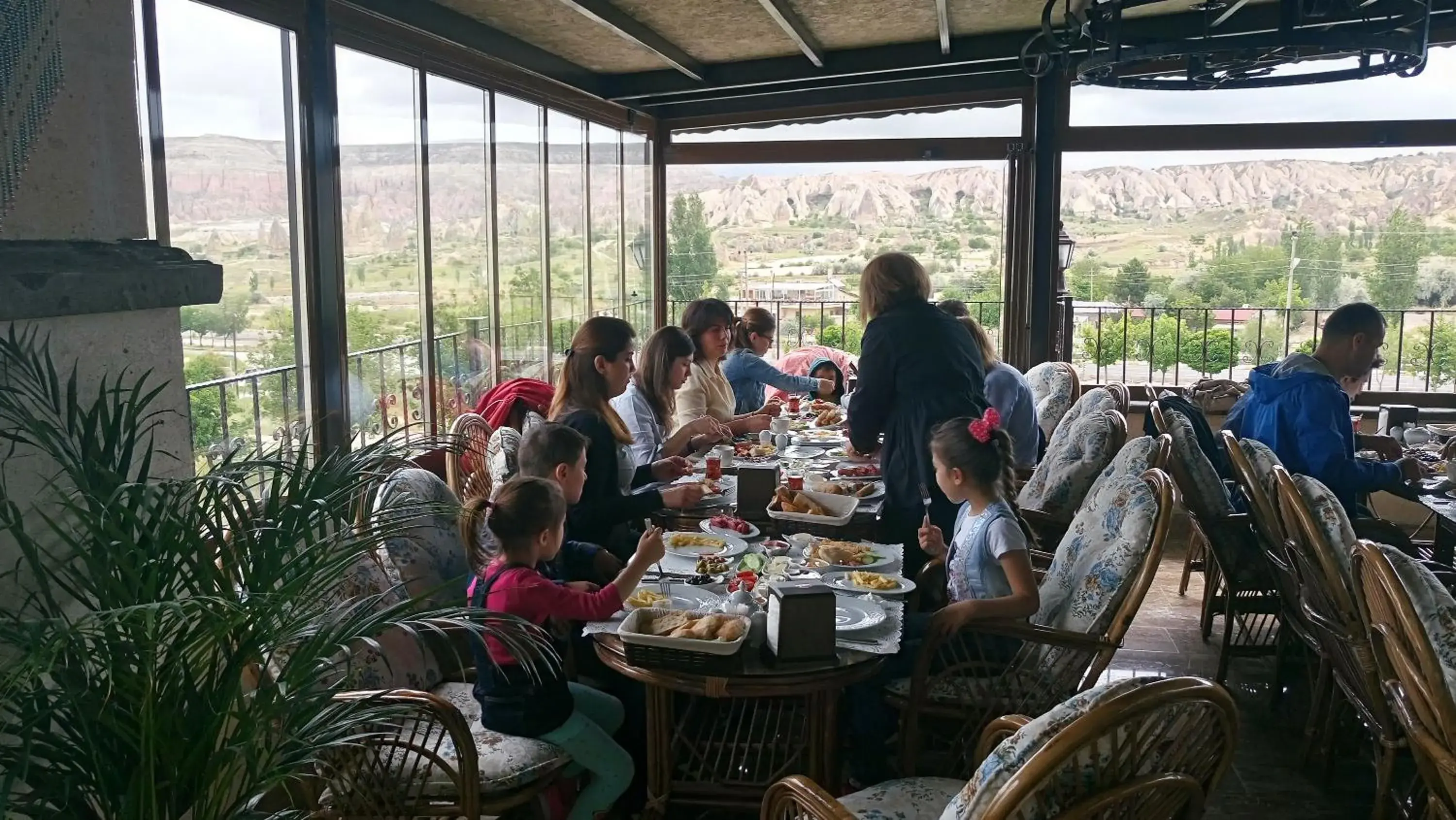 Restaurant/places to eat in Sun Rise View Hotel Restaurant/places to eat in Sun Rise View Hotel