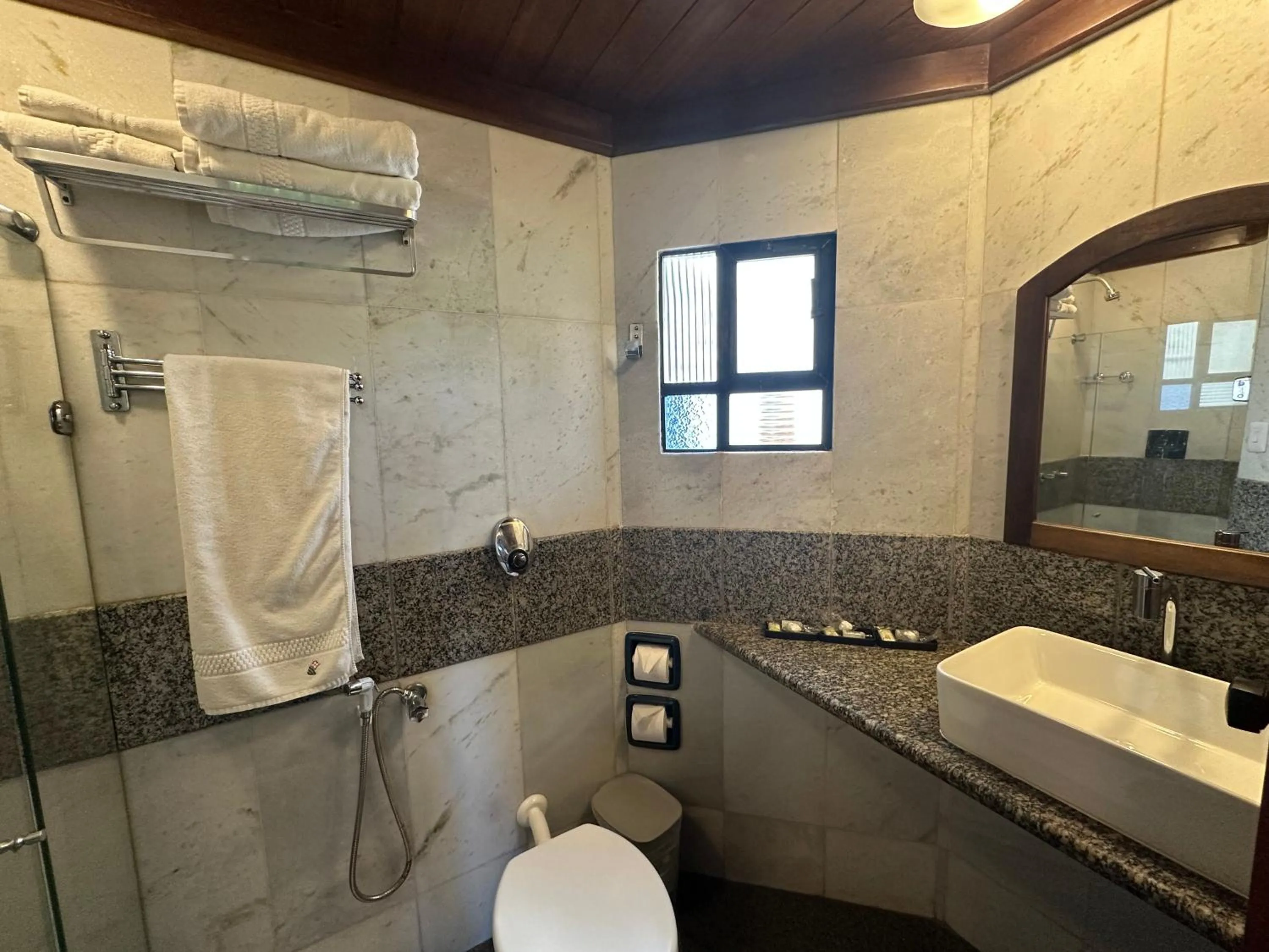 Bathroom in Hotel Catharina Paraguaçu