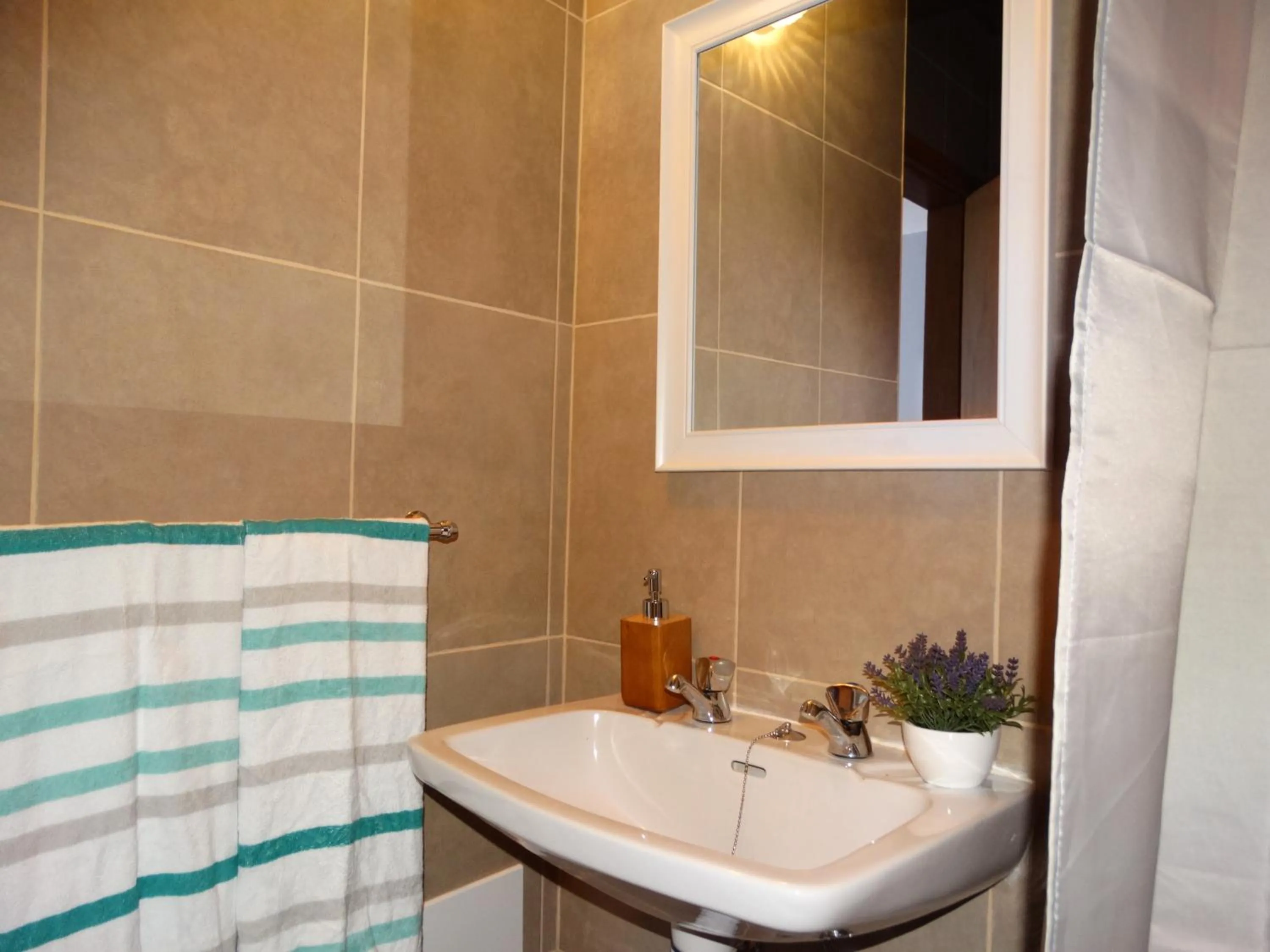 Bathroom in Barreirinha Funcho House