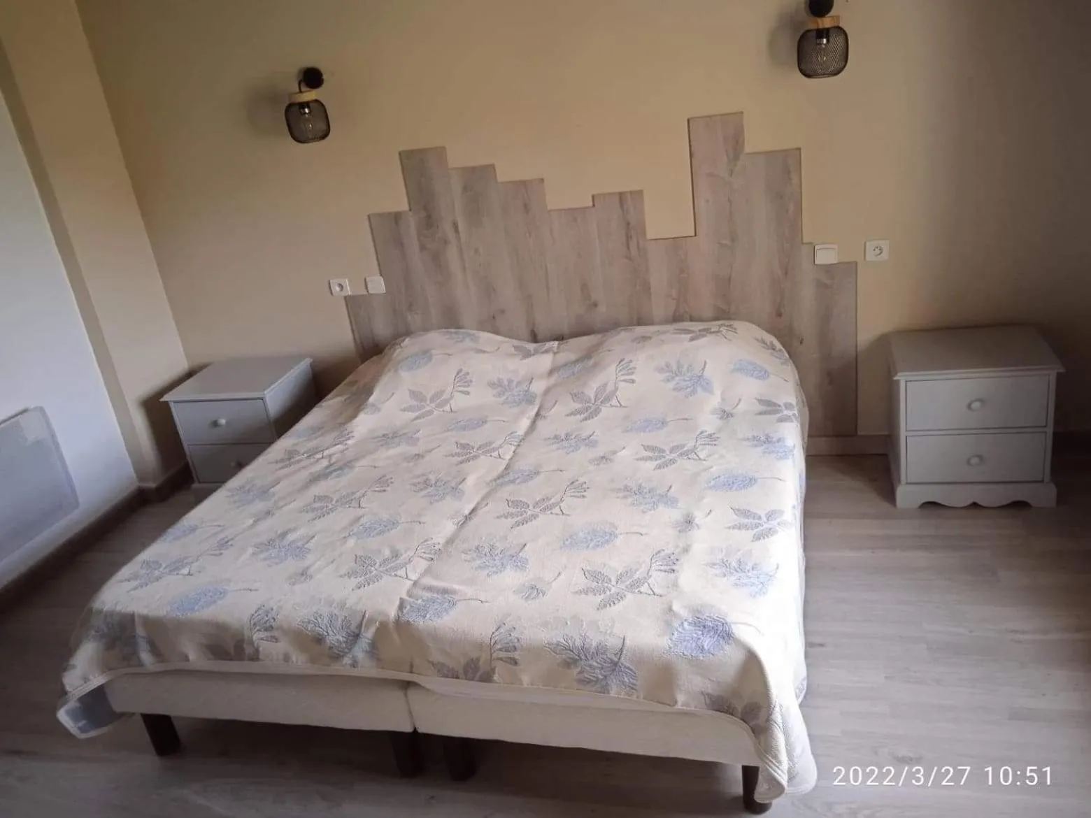 Bed in Chambres d'hôtes Domaine de Pélissols