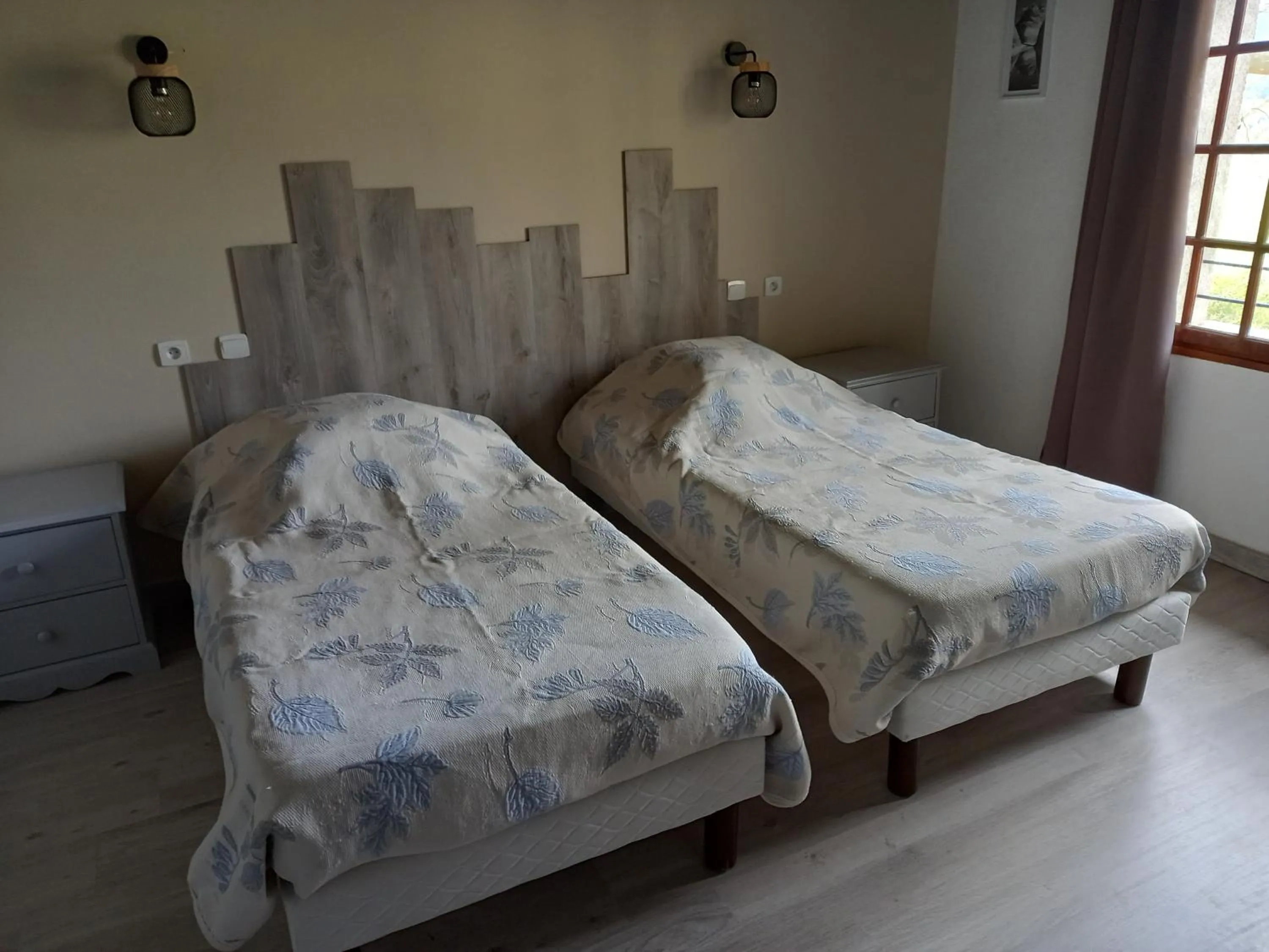 Bed in Chambres d'hôtes Domaine de Pélissols