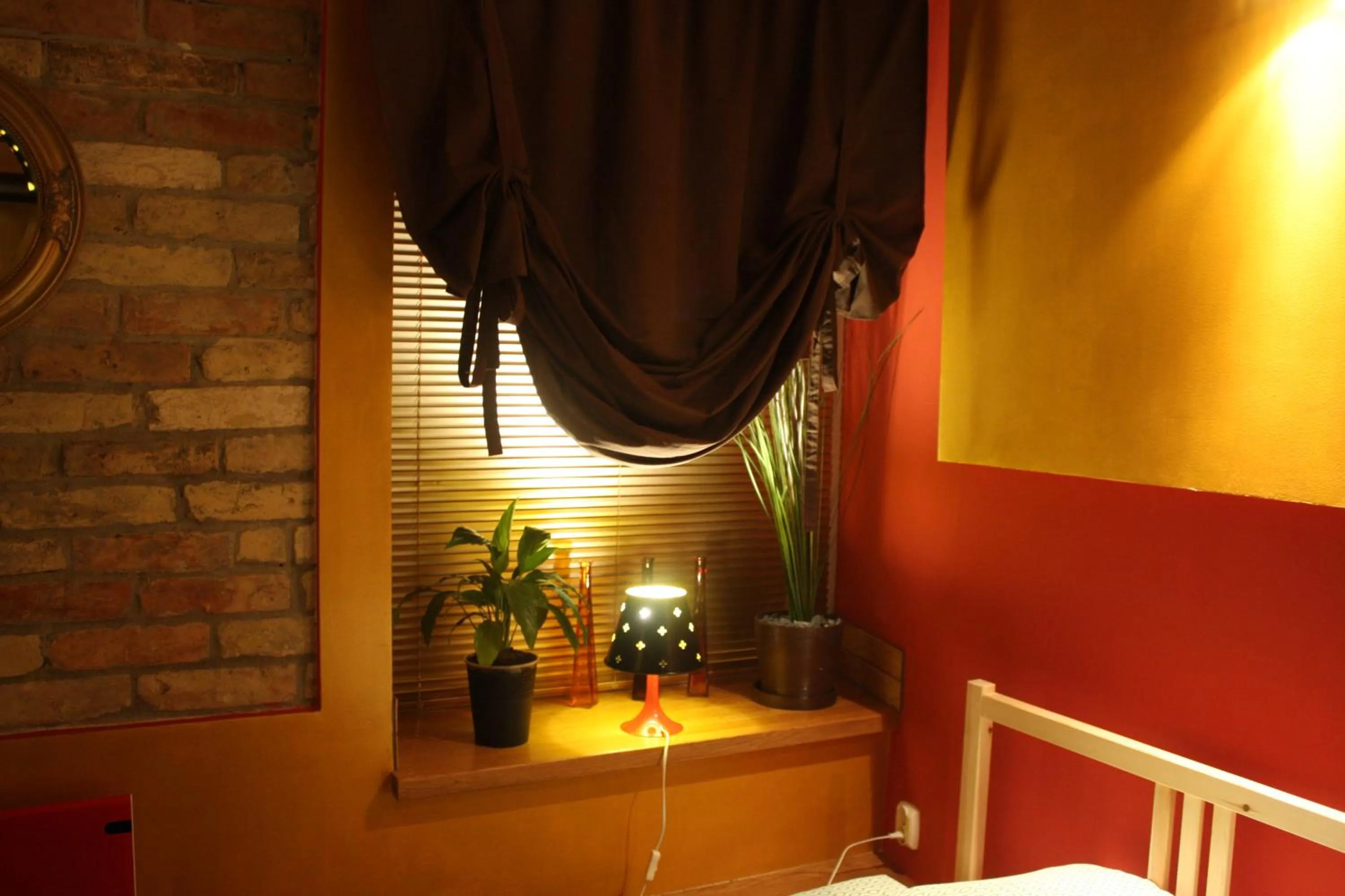 Night, Bed in Prie Miesto Vartų