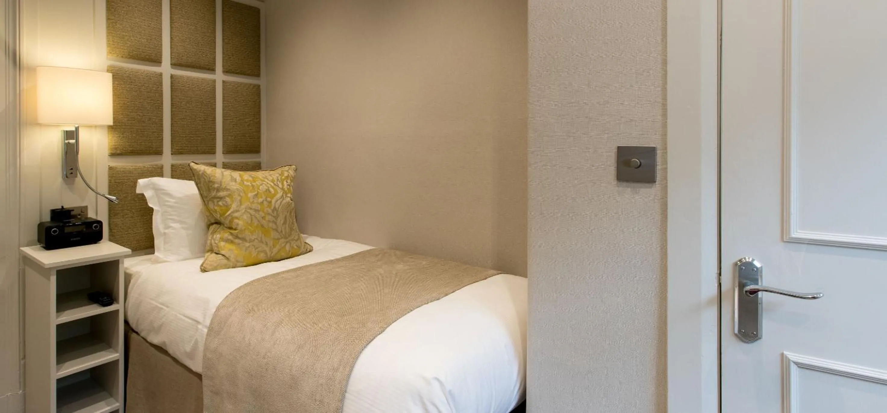 Bedroom, Bed in Lindeth Fell Country House