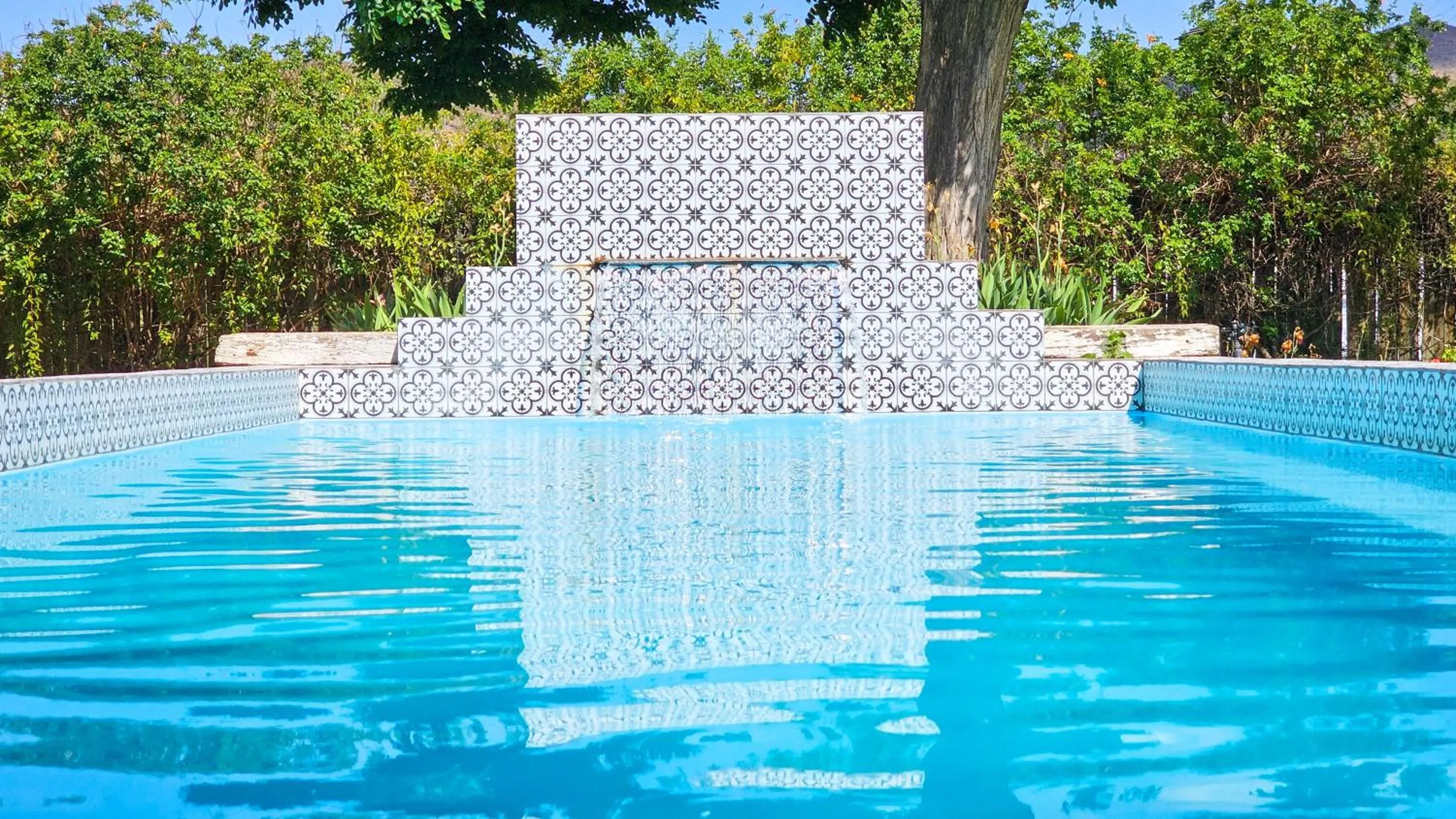 Swimming pool in De Opstal Country Lodge