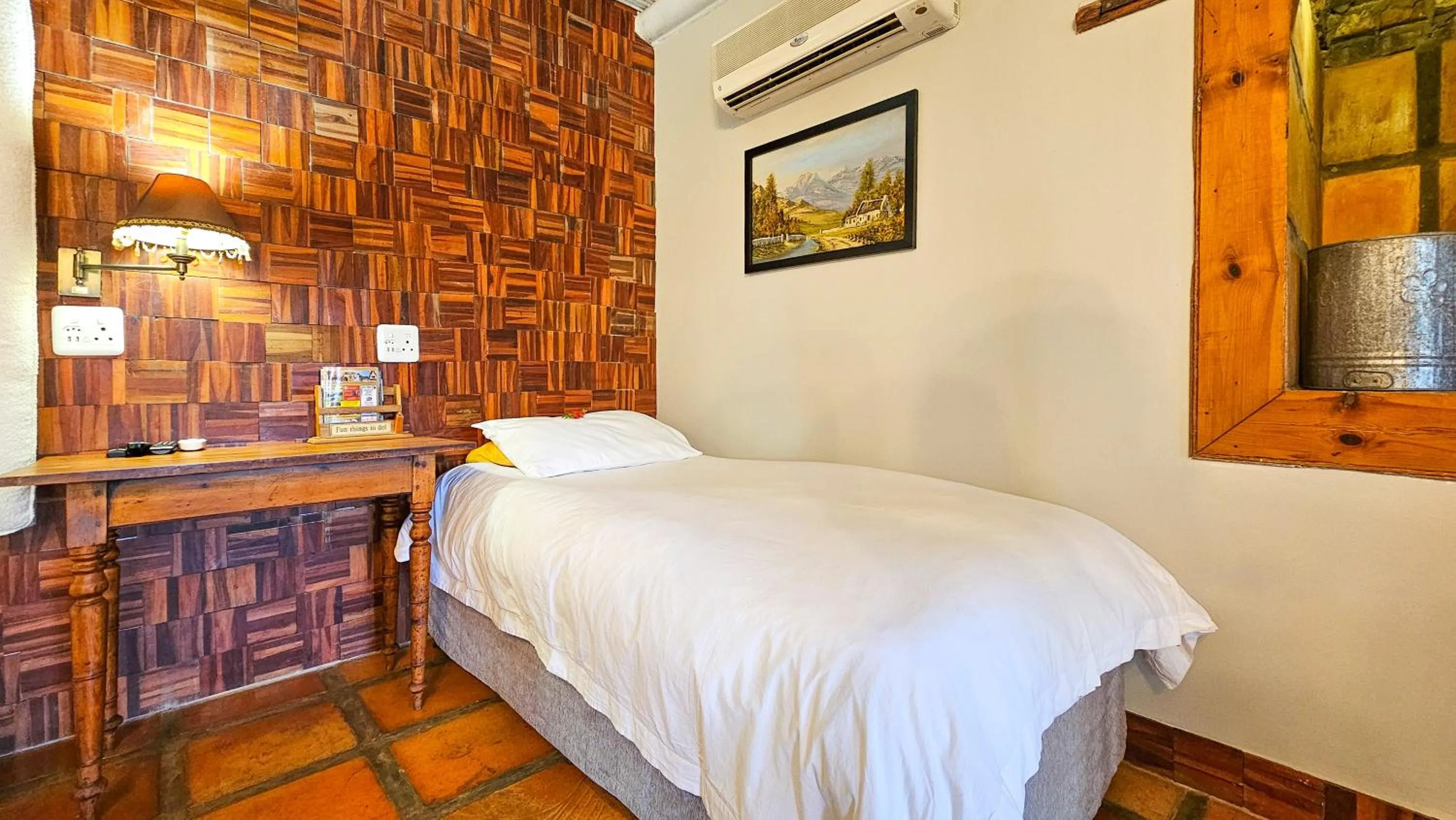 Bed in De Opstal Country Lodge