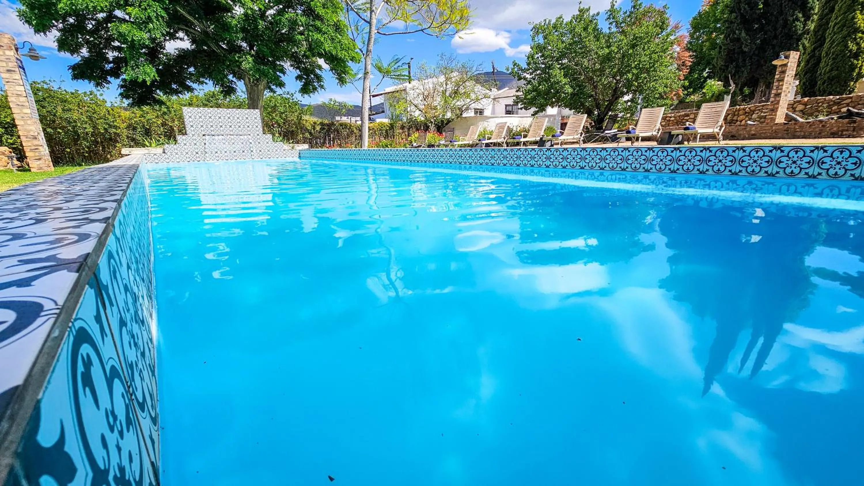 Swimming pool in De Opstal Country Lodge