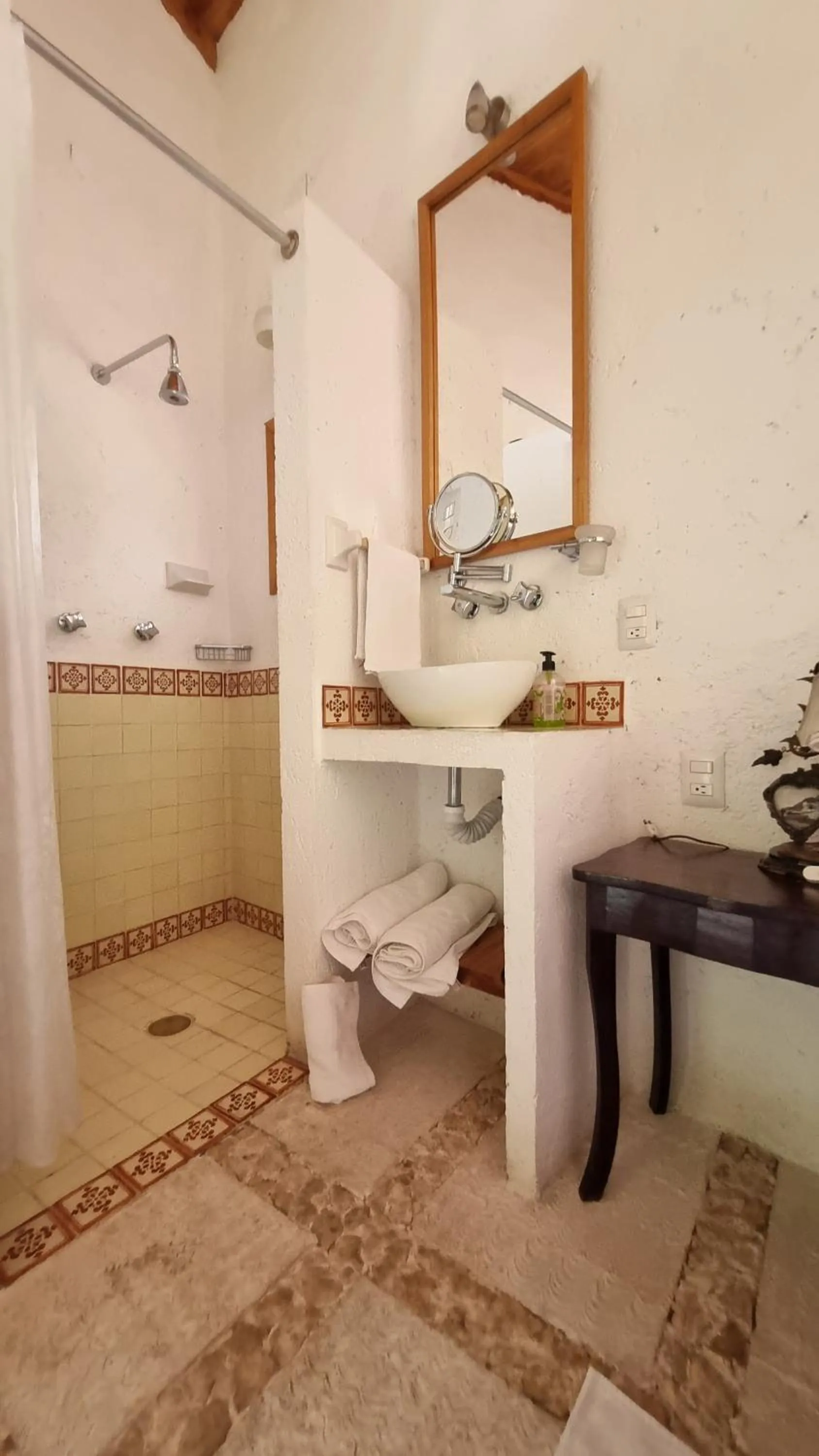 Shower in Casa de Zari