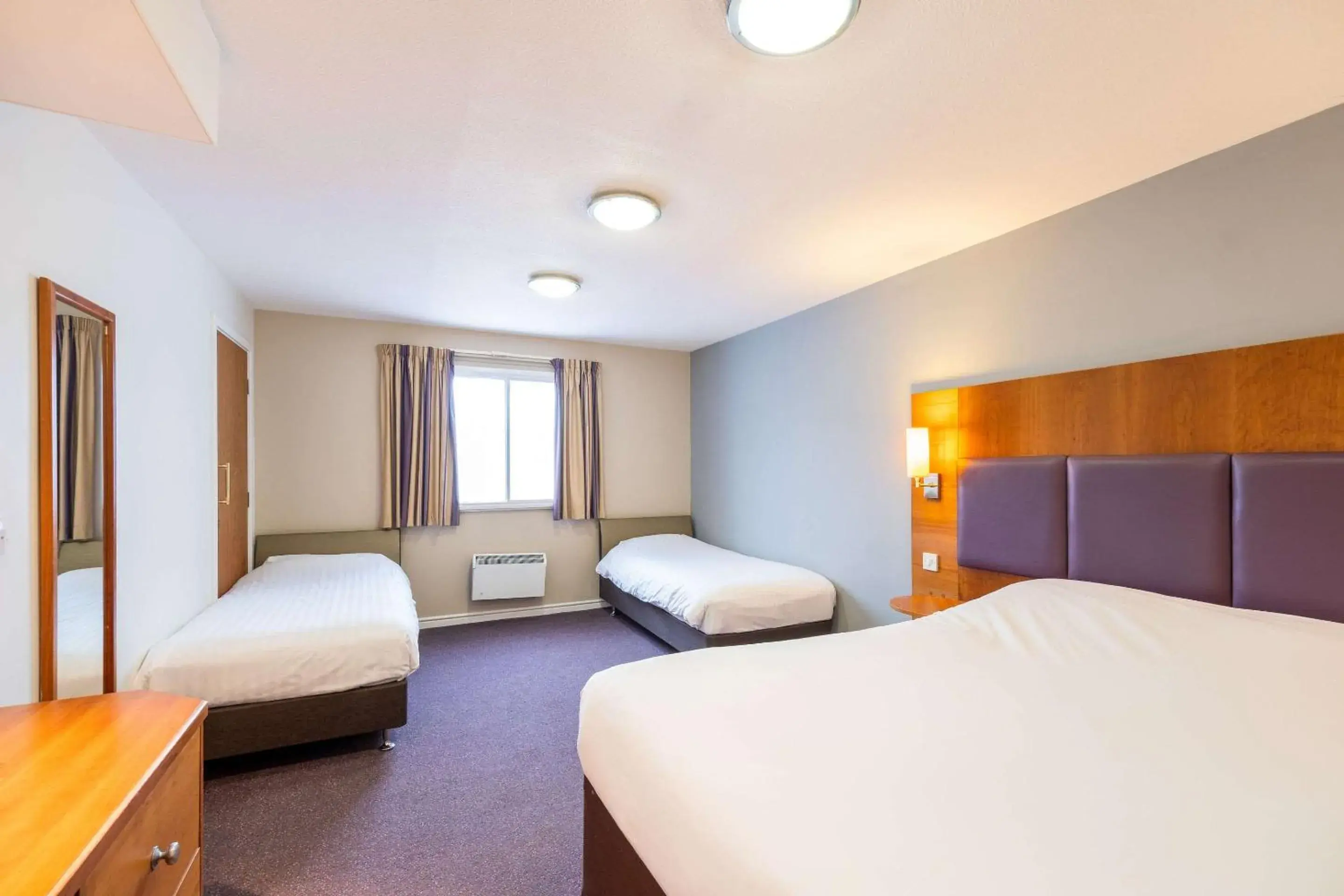 Photo of the whole room, Bed in Comfort Inn Sunderland