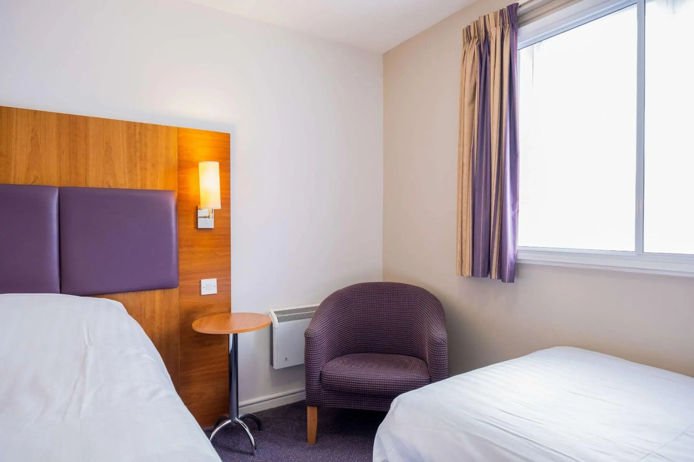 Bed in Comfort Inn Sunderland