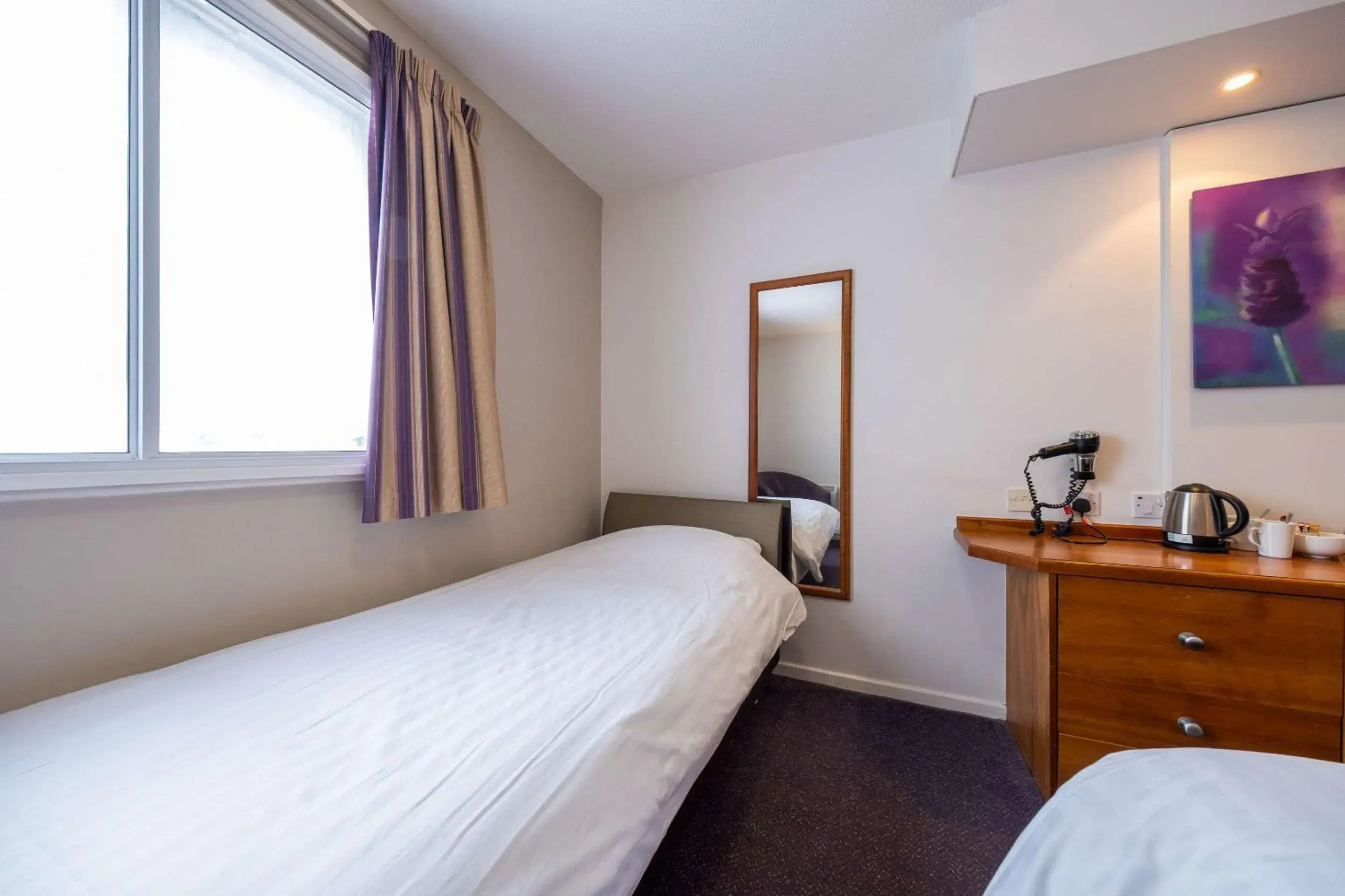 Photo of the whole room, Bed in Comfort Inn Sunderland