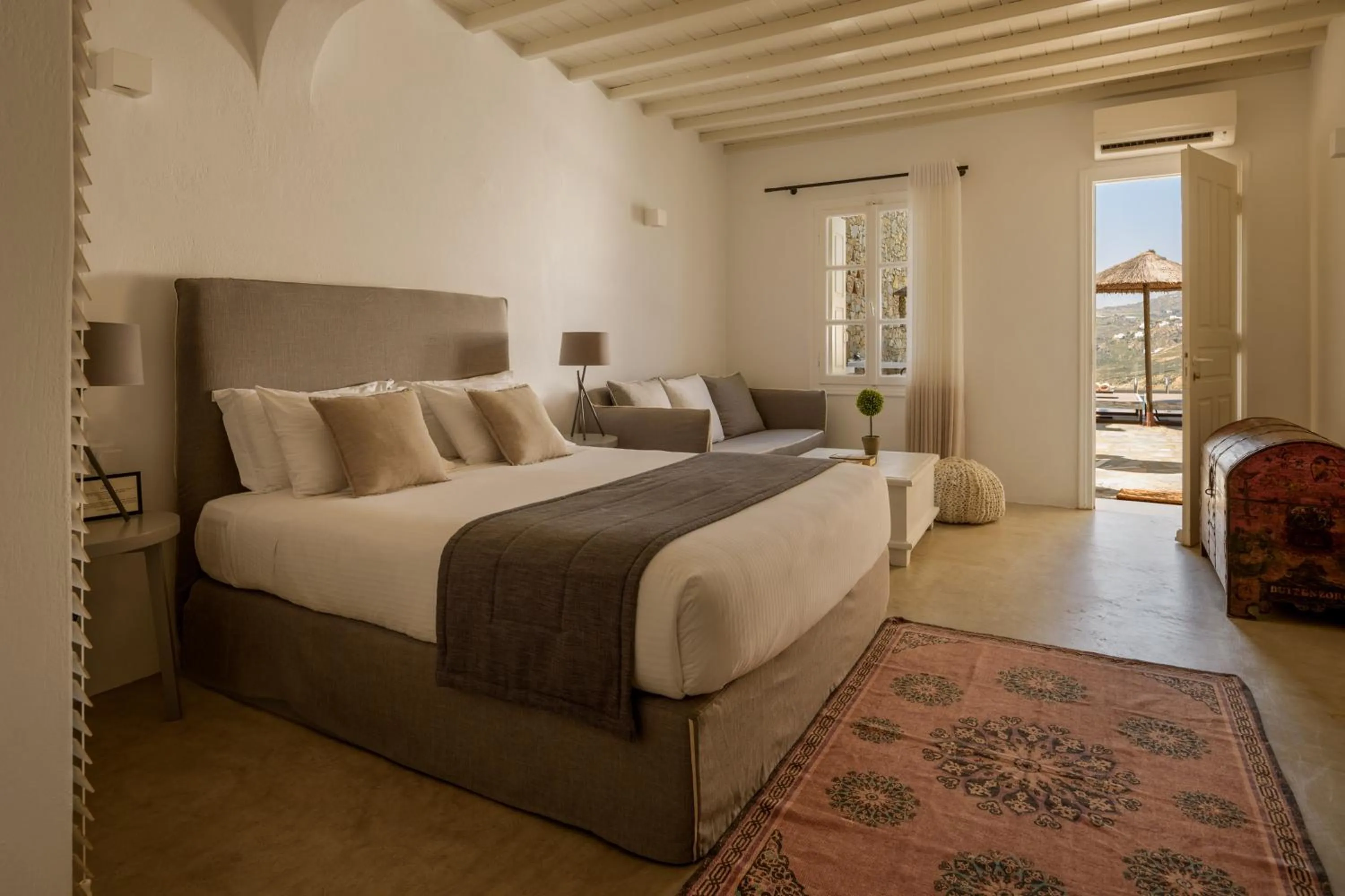 Bedroom, Bed in Cova Mykonos Suites