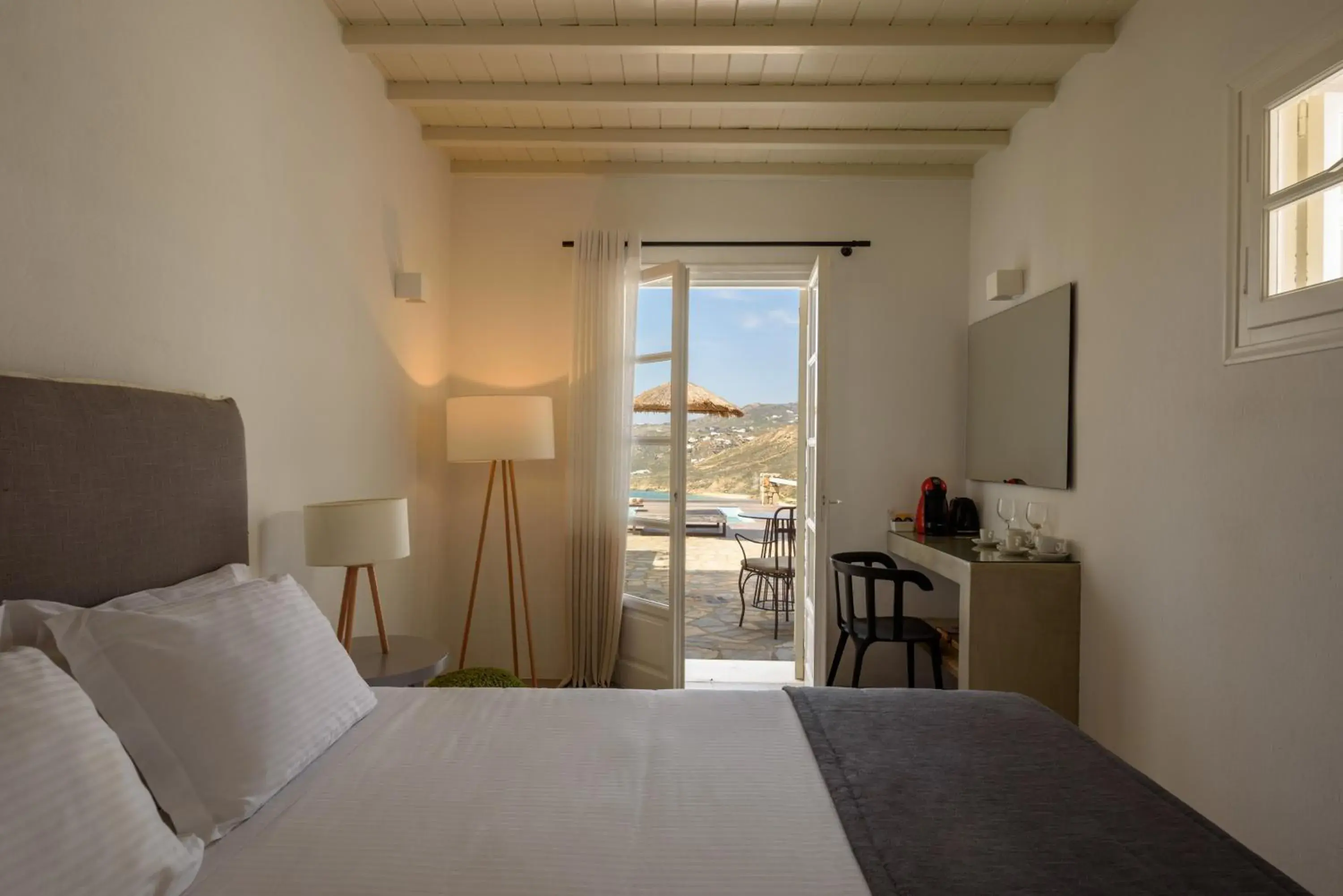 Sea view, Bed in Cova Mykonos Suites Sea view, Bed in Cova Mykonos Suites
