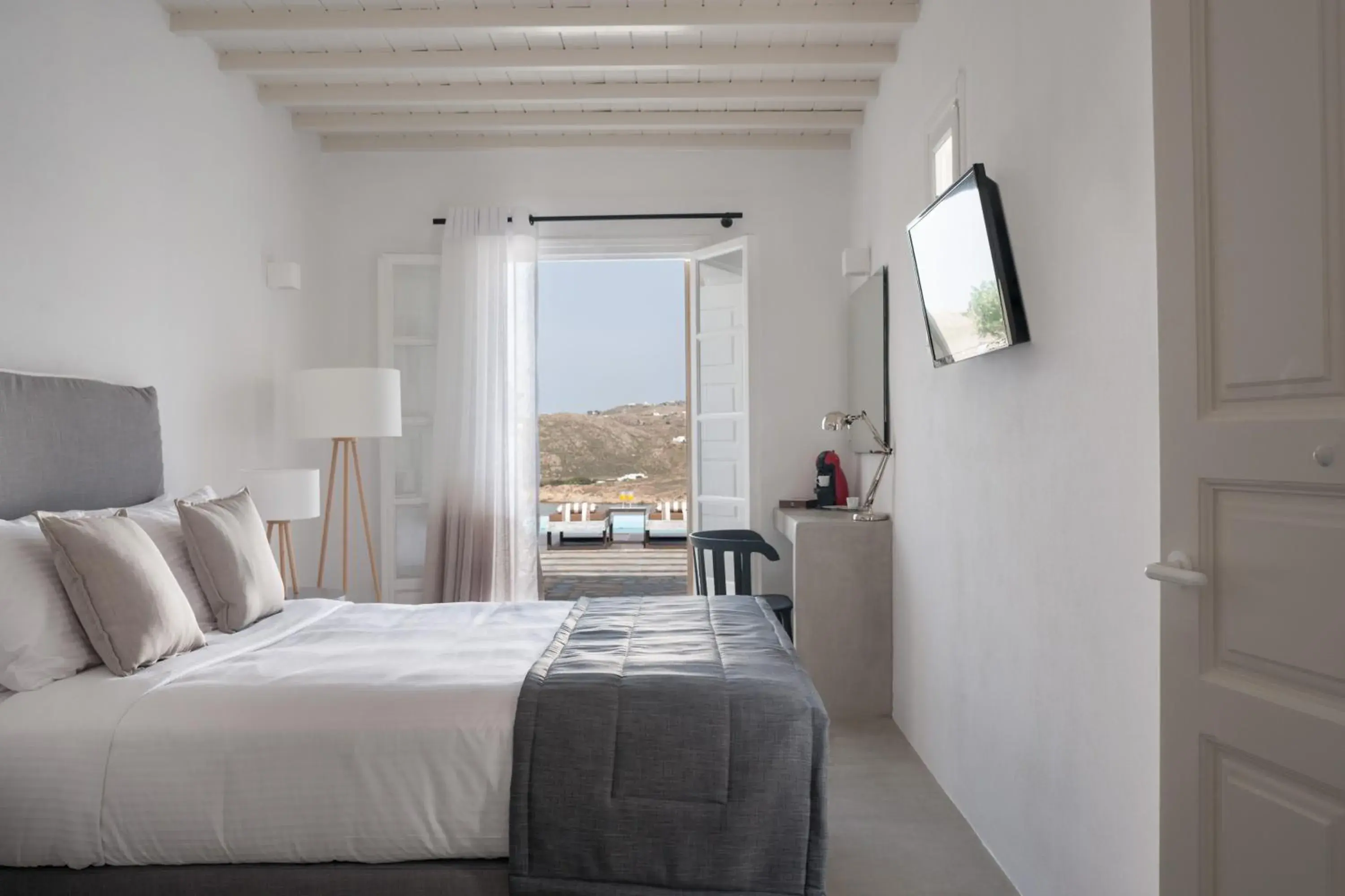 Standard Double Room in Cova Mykonos Suites Standard Double Room in Cova Mykonos Suites