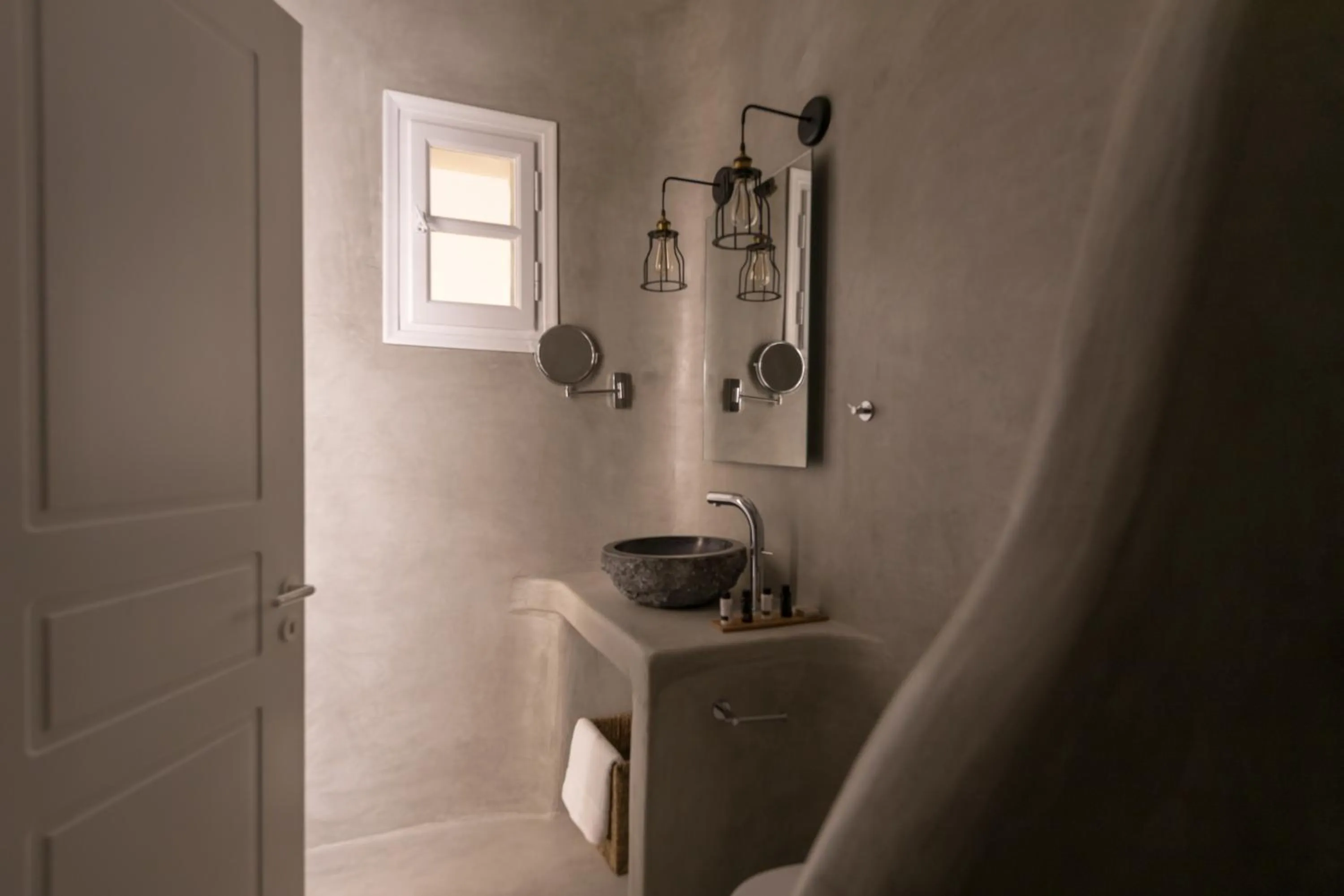 Bathroom in Cova Mykonos Suites