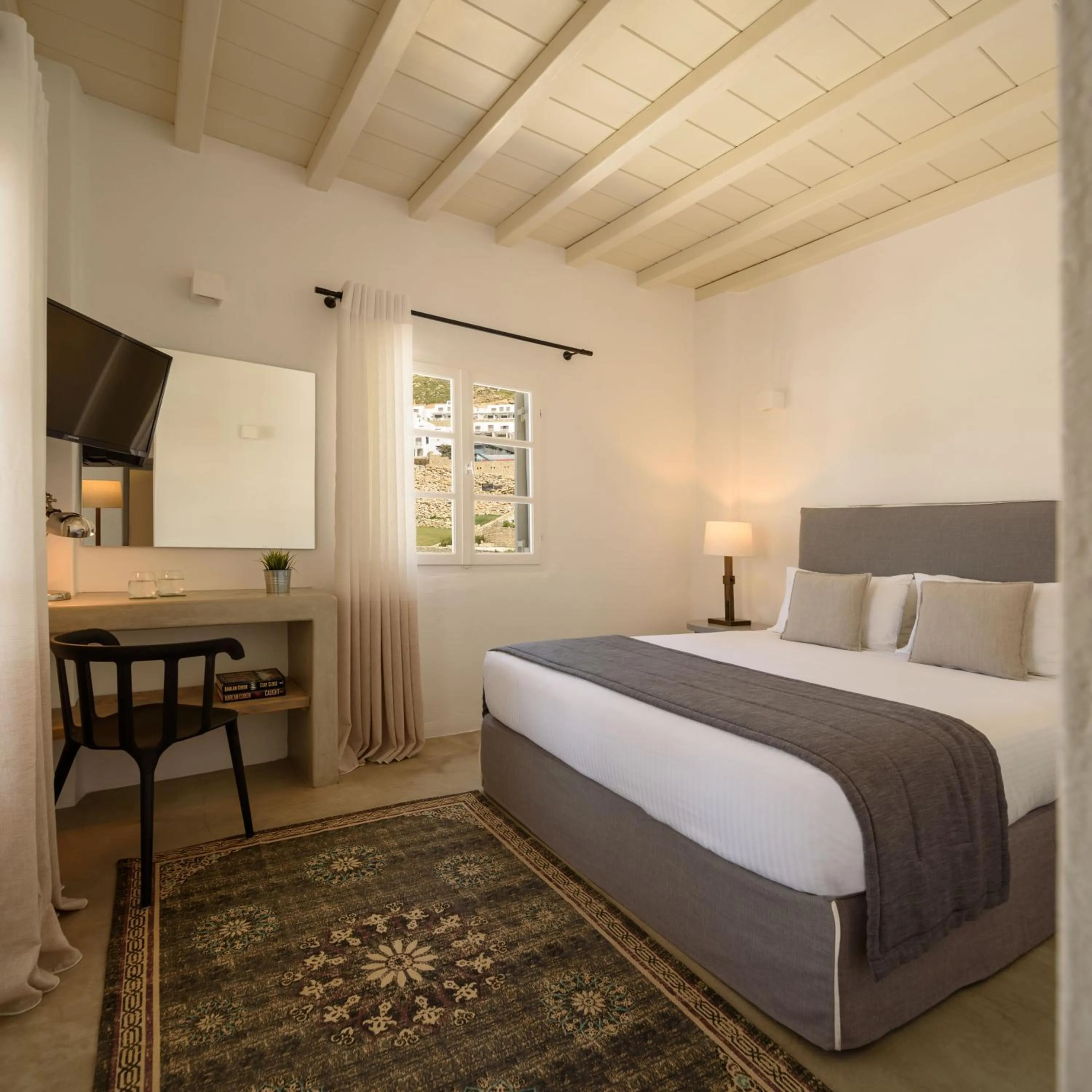 Bed in Cova Mykonos Suites