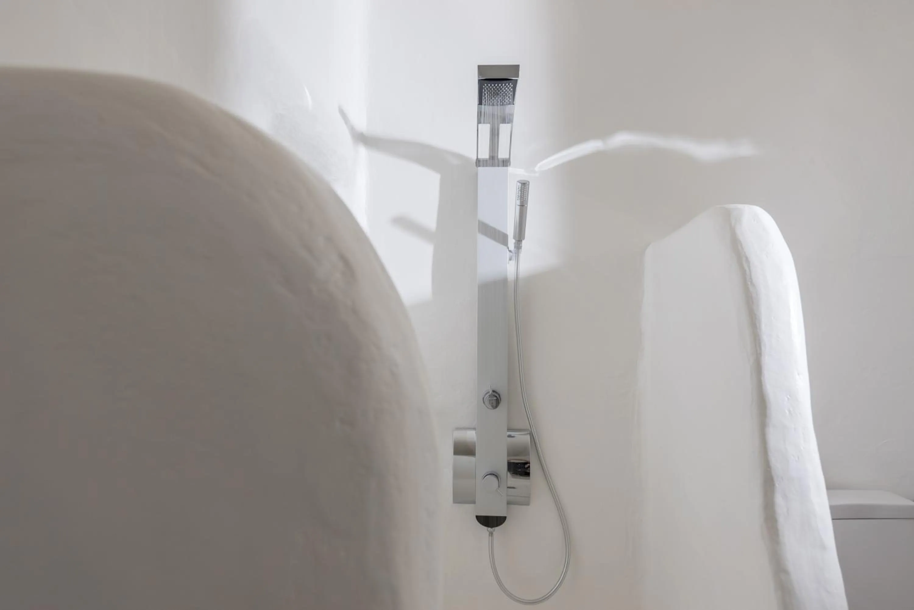 Shower in Cova Mykonos Suites