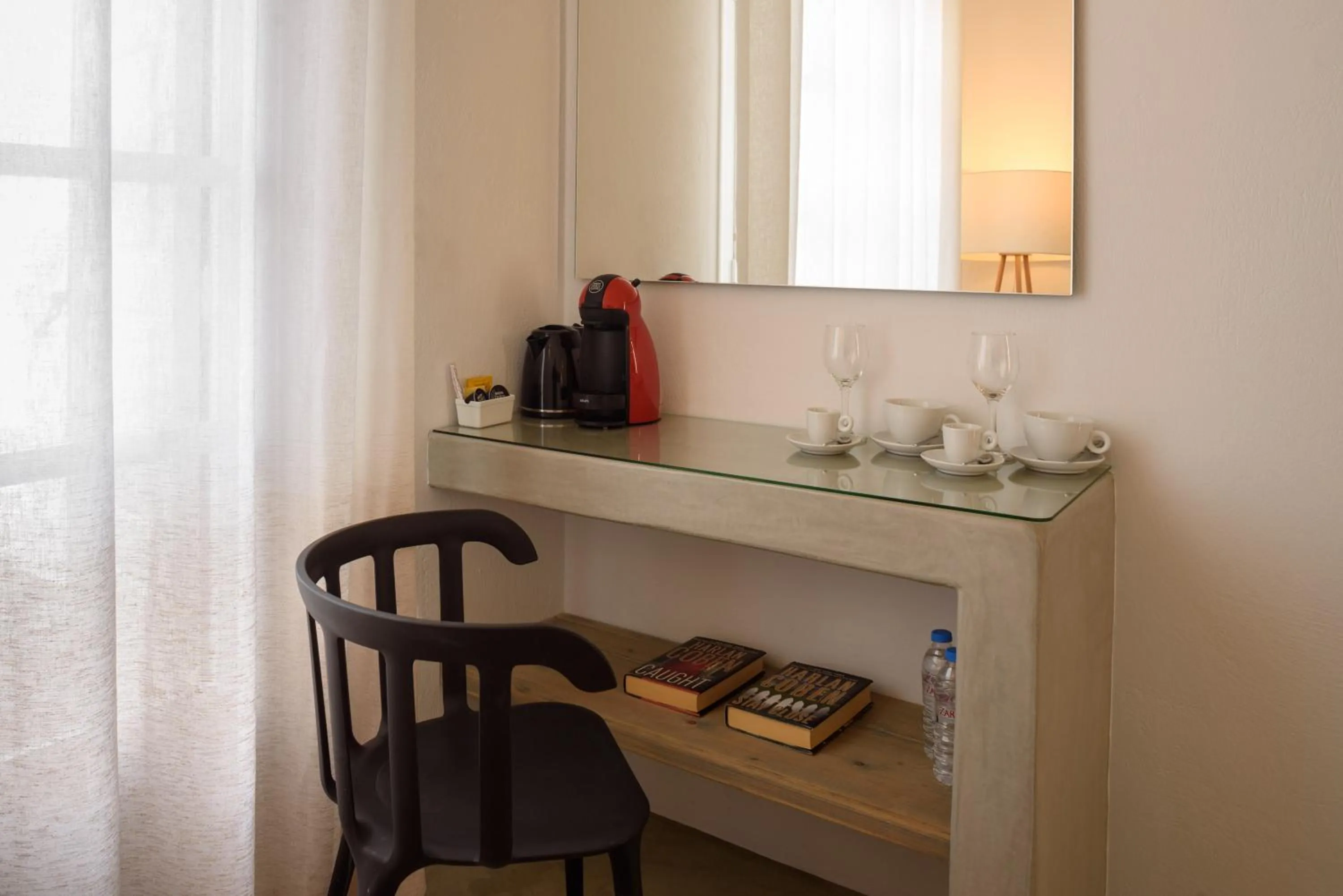 Coffee/tea facilities in Cova Mykonos Suites