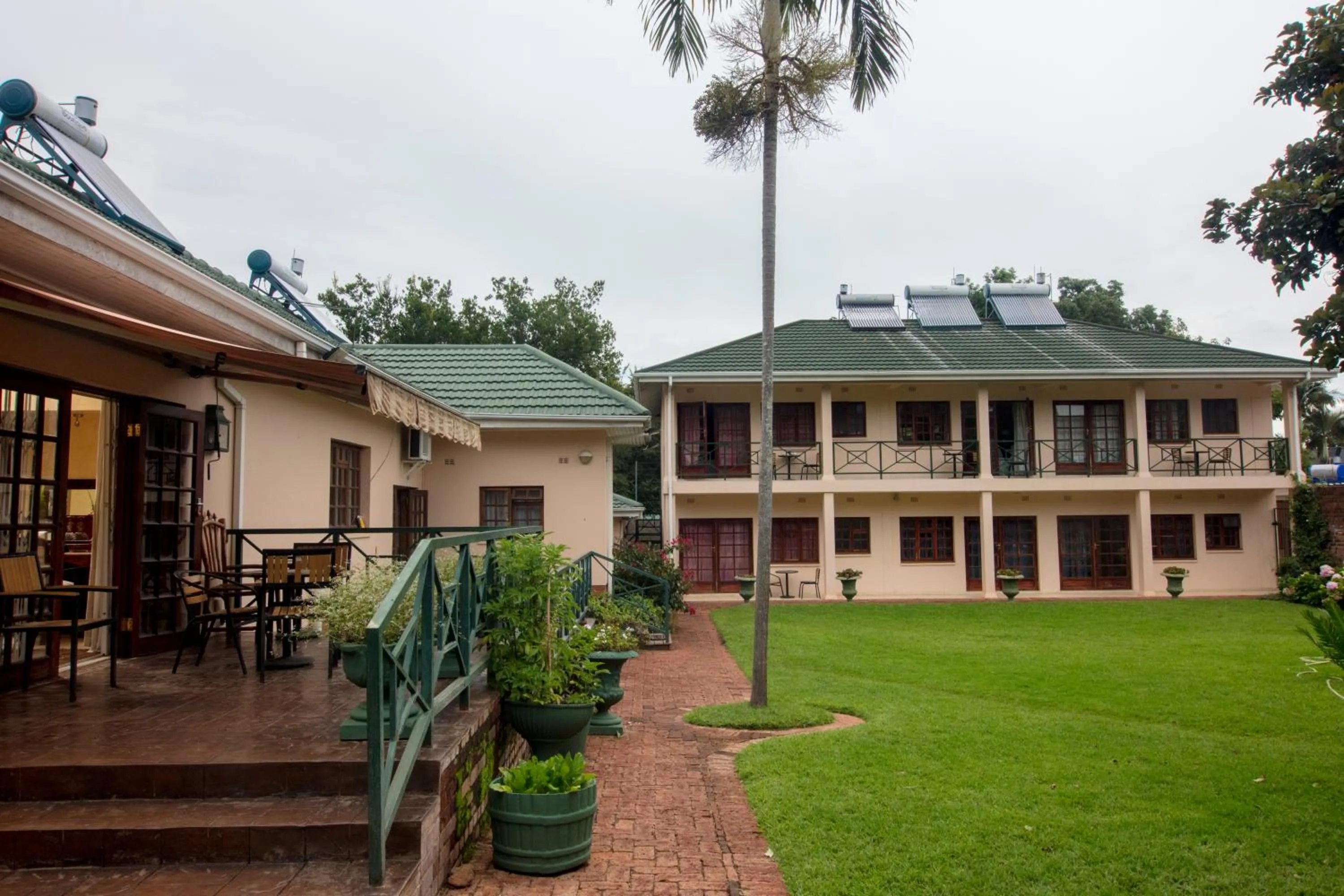 Property building in 12 FLEETWOOD