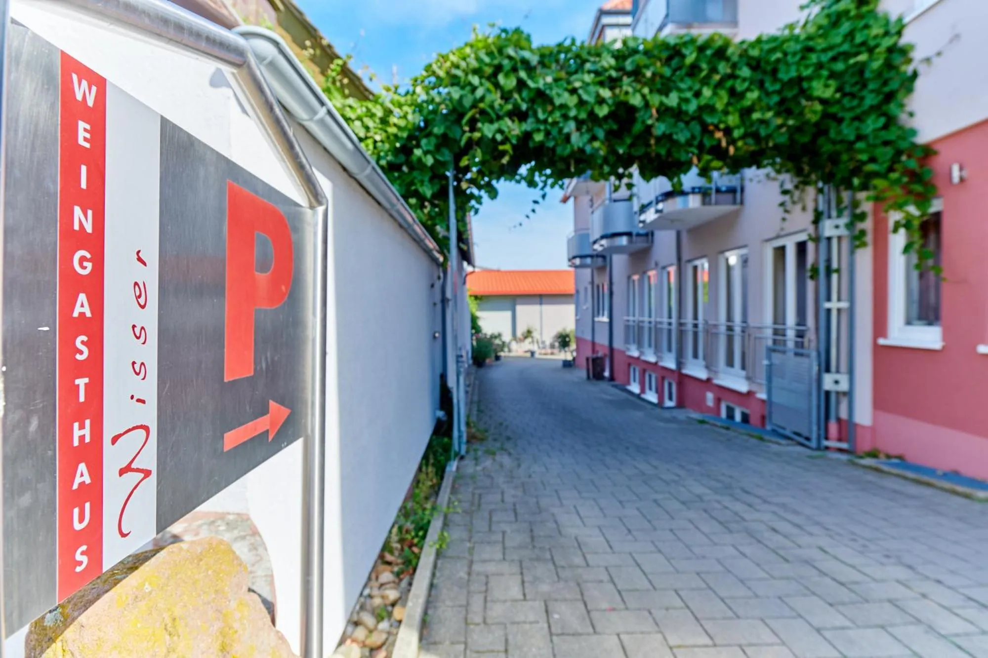 Facade/entrance in Weingasthaus Wisser