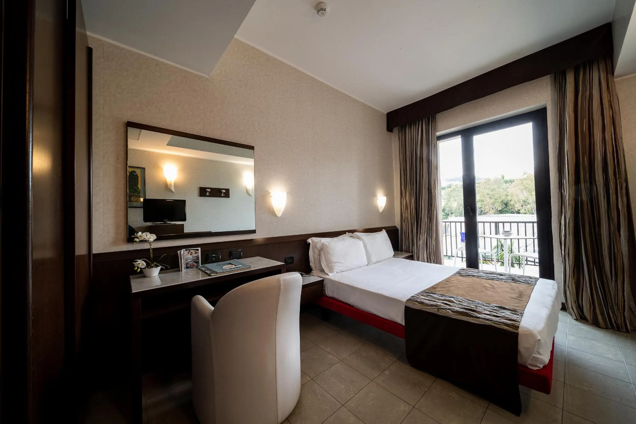 Bedroom, Bed in Mare Hotel